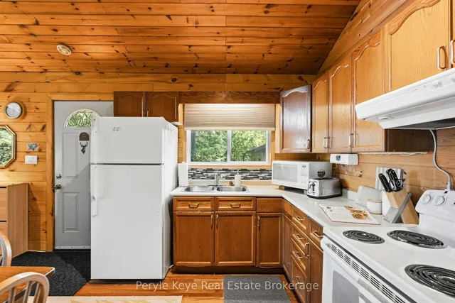 1160 Lakeshore Dr, Bracebridge 5