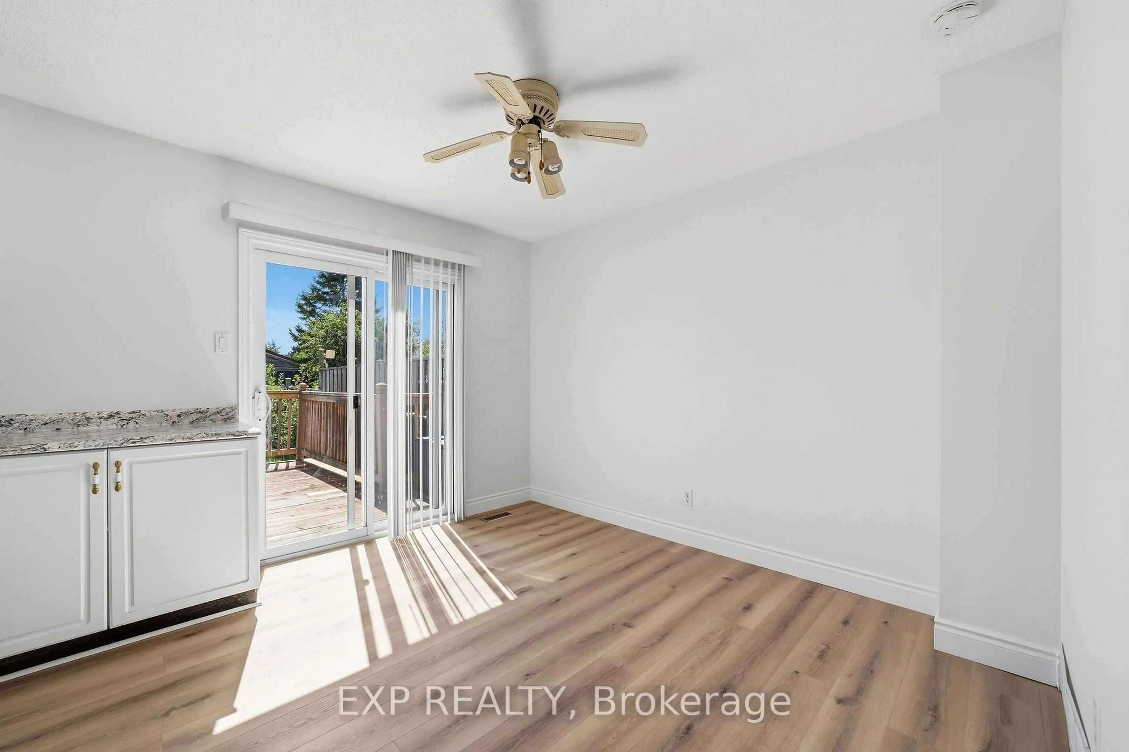 A pic of a room for 746 Homeview Rd, London South Ontario N6C 5N8
