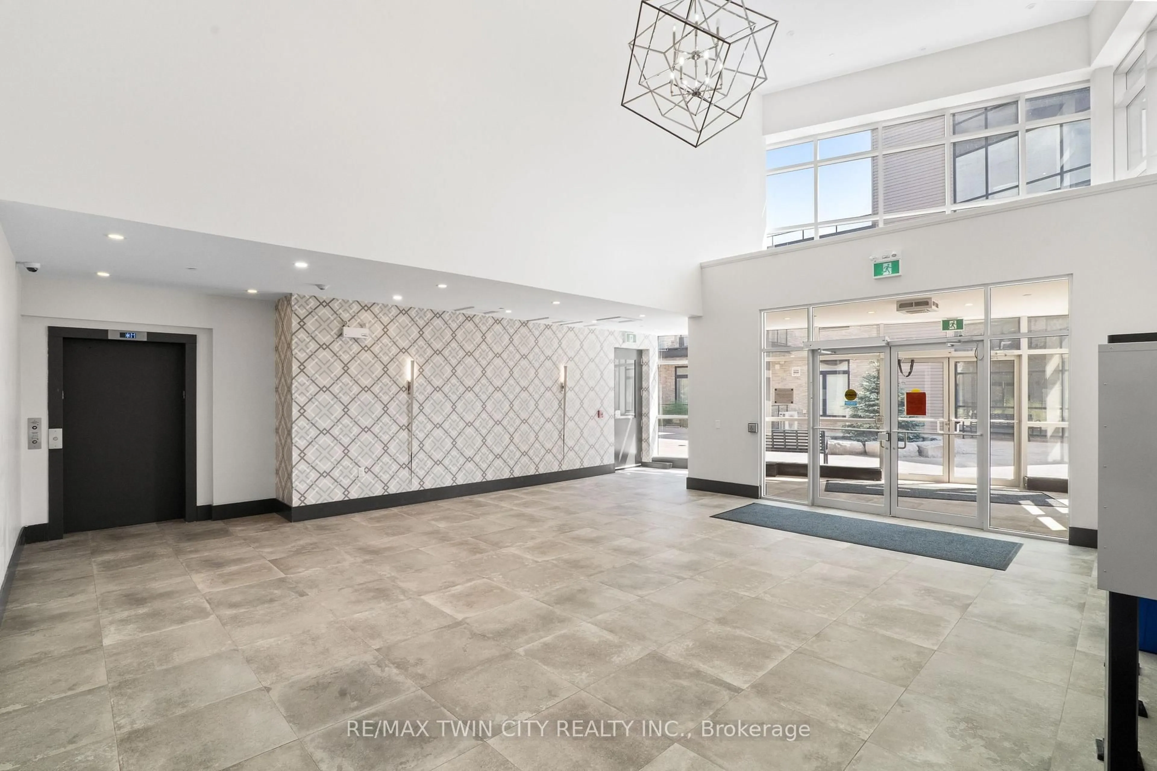 Indoor foyer for 85 Morrell St #207, Building A, Brantford Ontario N3T 4J6