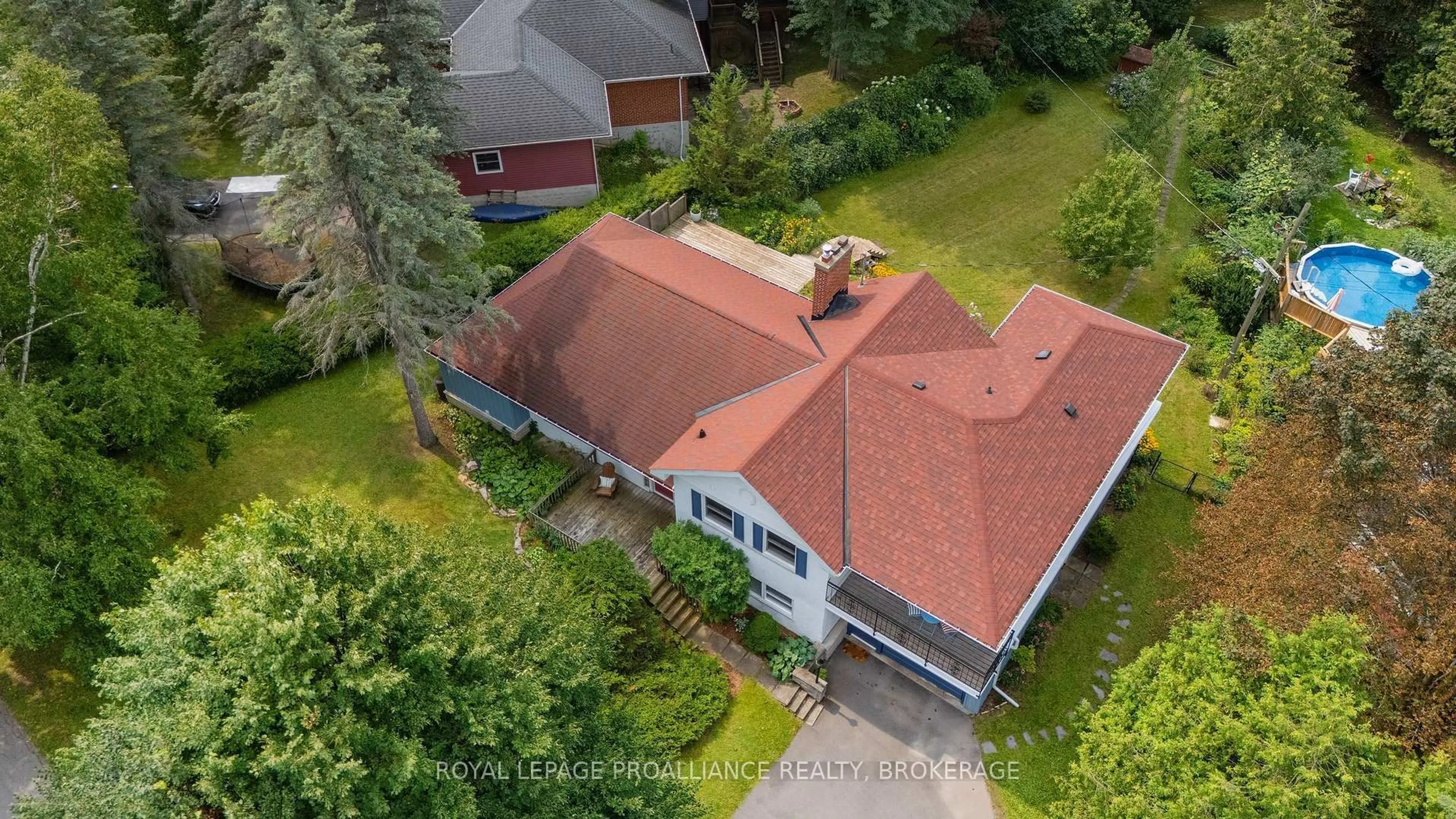 A pic from outside/outdoor area/front of a property/back of a property/a pic from drone, building for 6 Grenville Cres, Kingston Ontario K7M 3A8