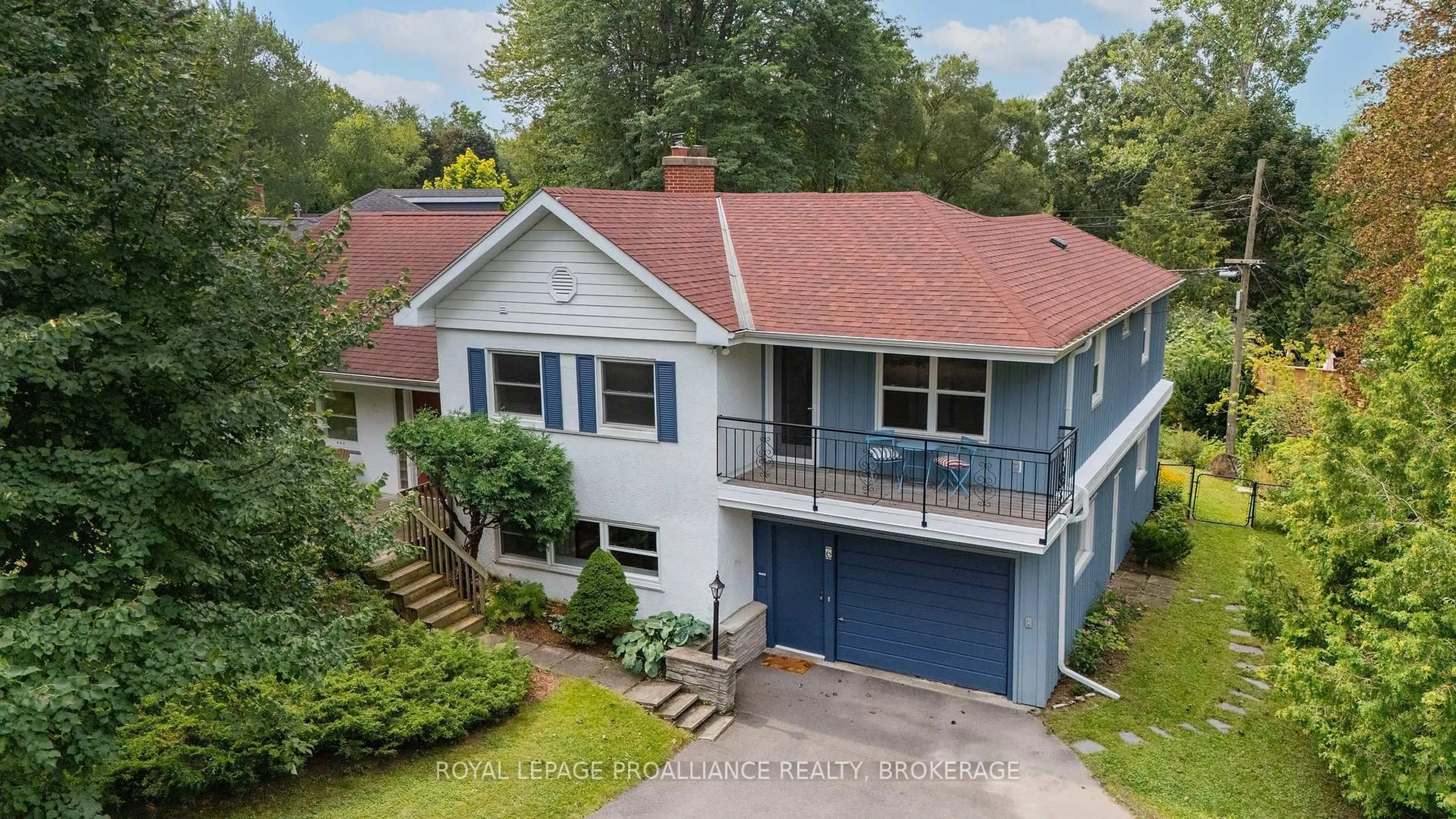 A pic from outside/outdoor area/front of a property/back of a property/a pic from drone, street for 6 Grenville Cres, Kingston Ontario K7M 3A8