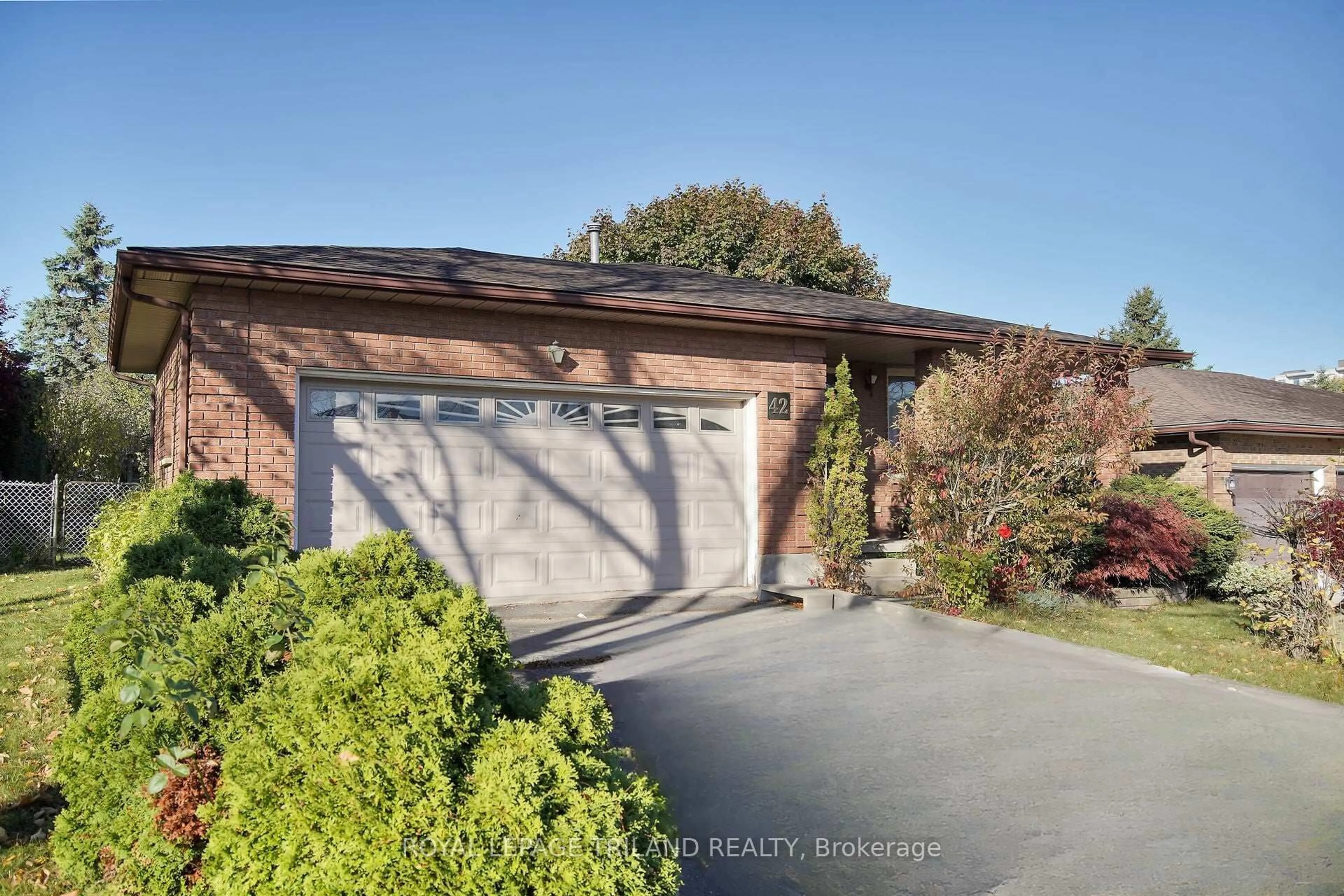 Unknown for 42 Applegreen Grve, London South Ontario N6J 4K4