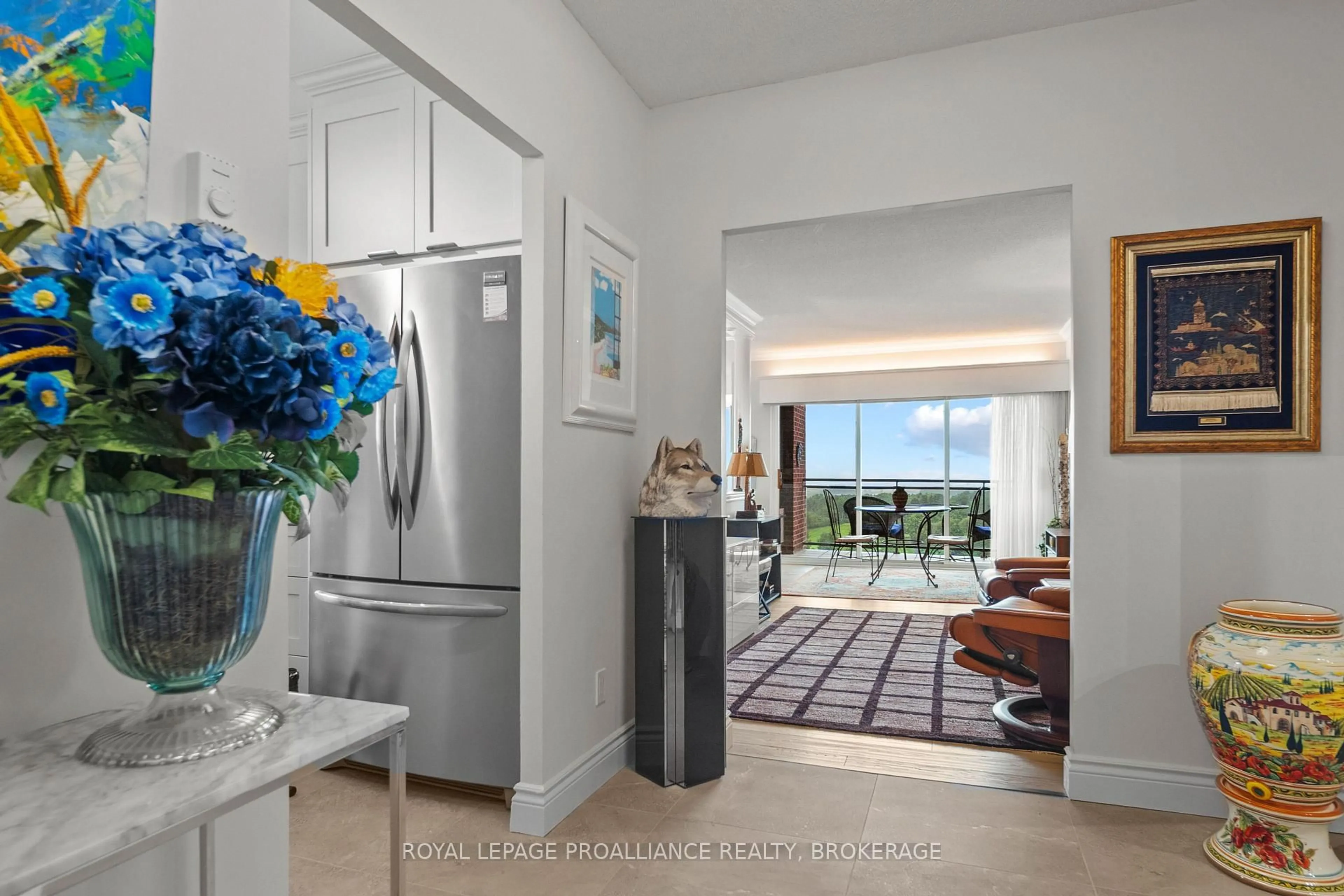 Indoor entryway for 1000 King St #1401, Kingston Ontario K7M 8H3