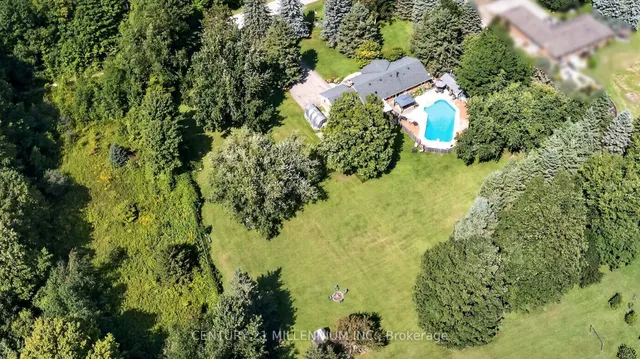 65 Maplewood Dr, Amaranth 4