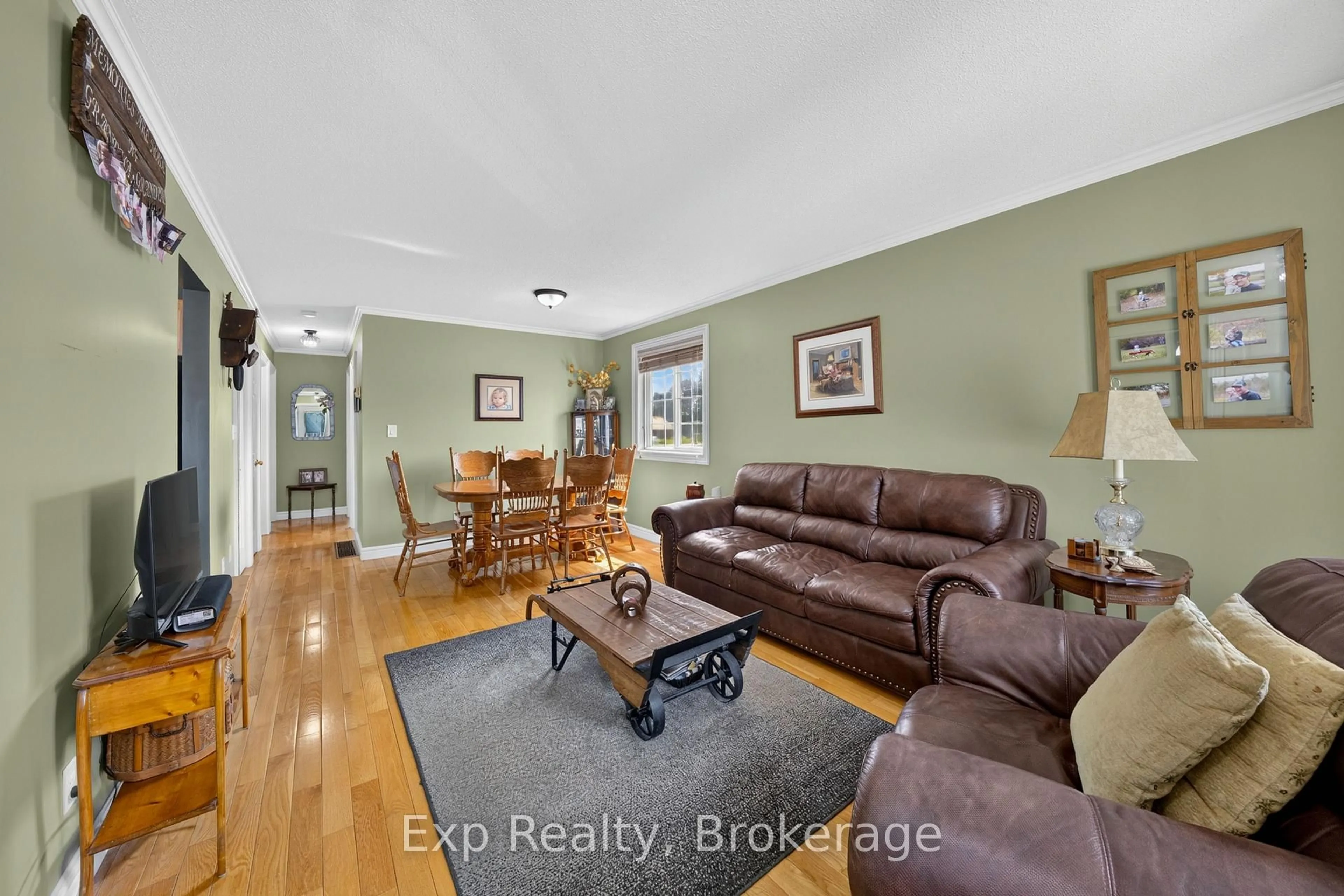 Living room with furniture, unknown for 59 Avondale Rd, Belleville Ontario K8P 4G2