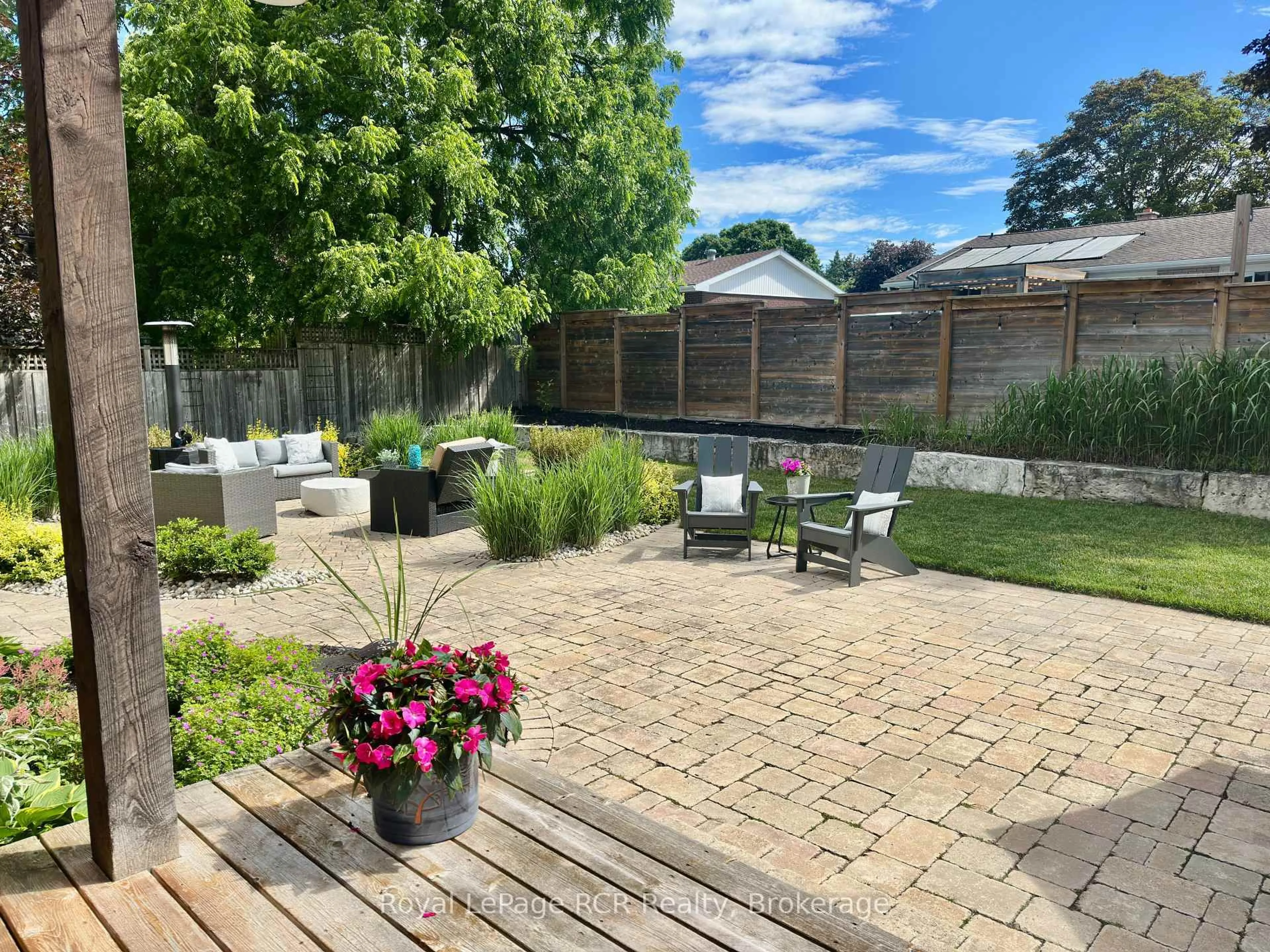 Patio, street for 241 4th Street Cres, Hanover Ontario N4N 3S9