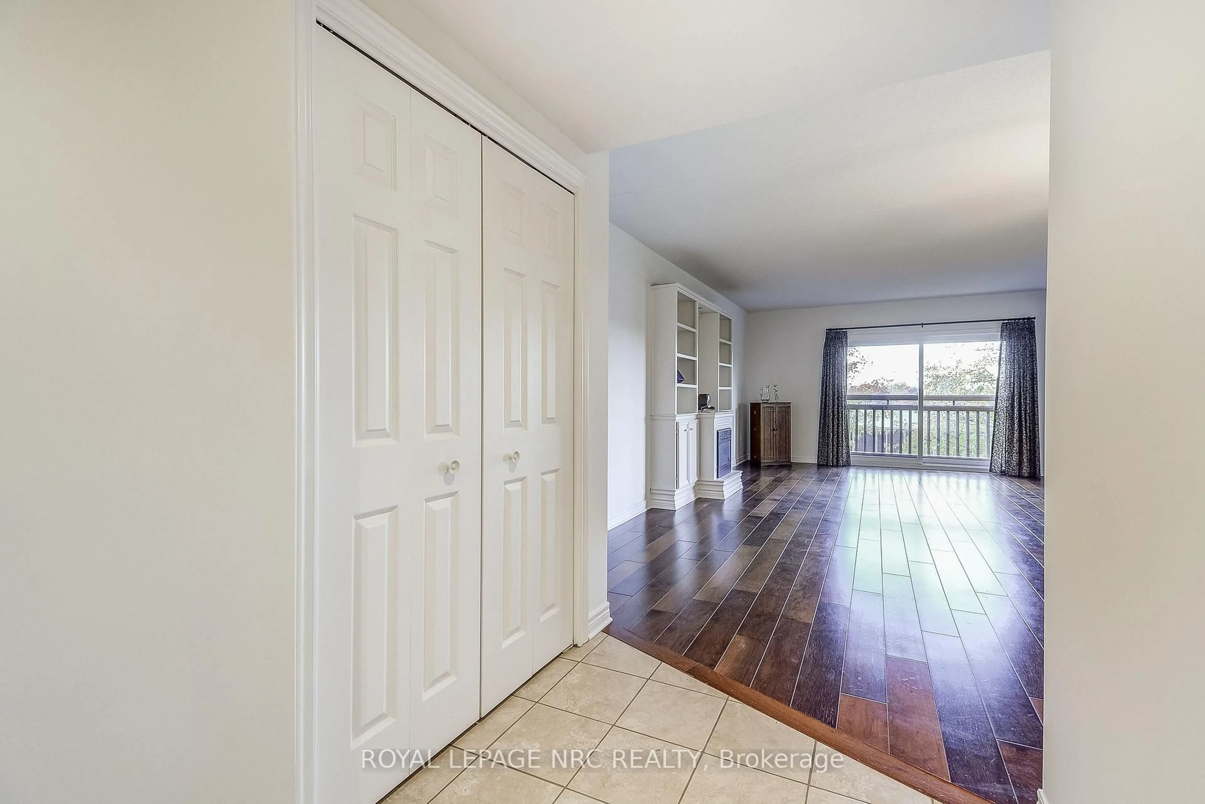 Indoor entryway for 678 Line 2 Rd #202, Niagara-on-the-Lake Ontario L0S 1J0