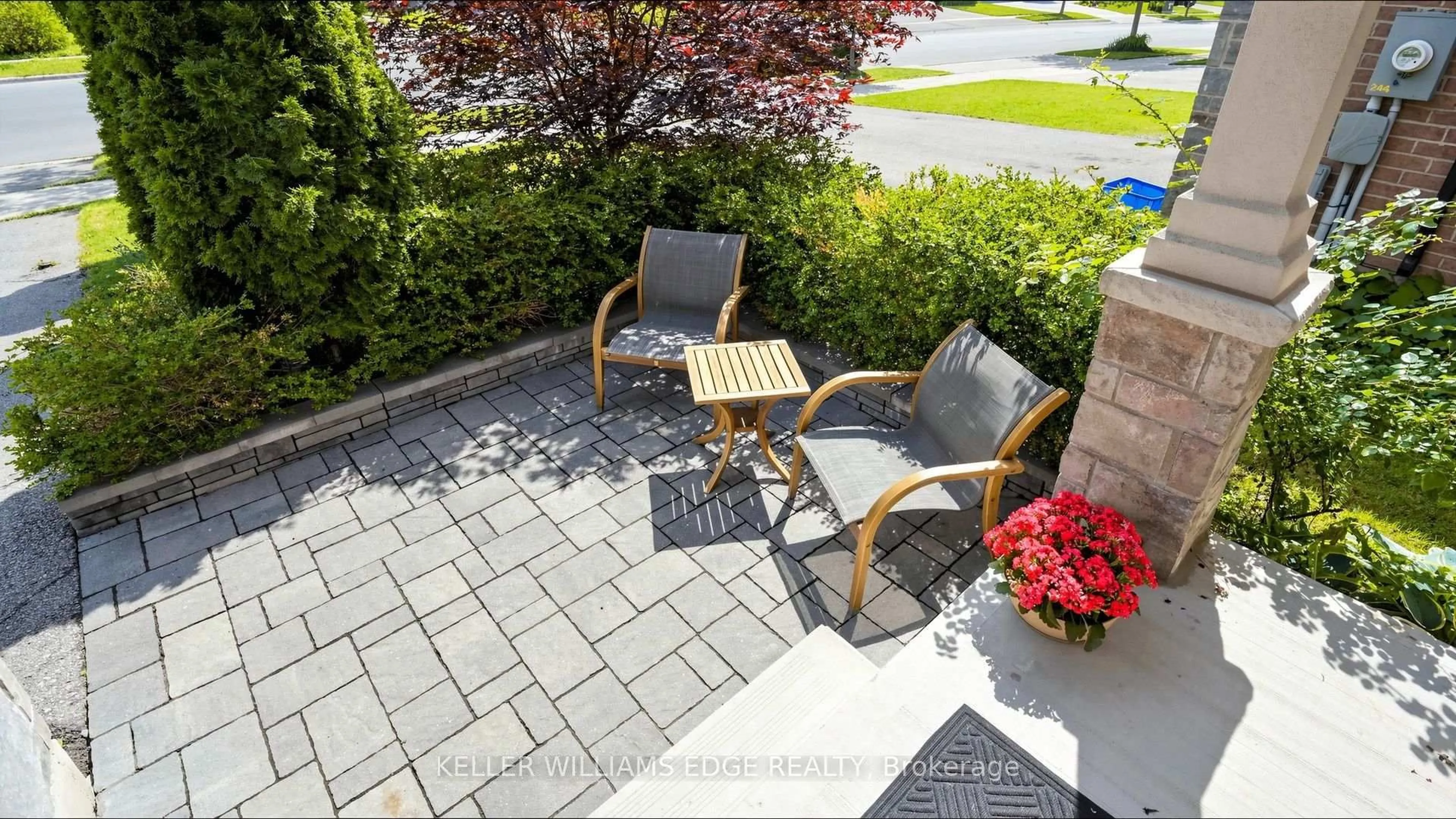 Patio, street for 173 Raymond Rd, Hamilton Ontario L9K 0G9