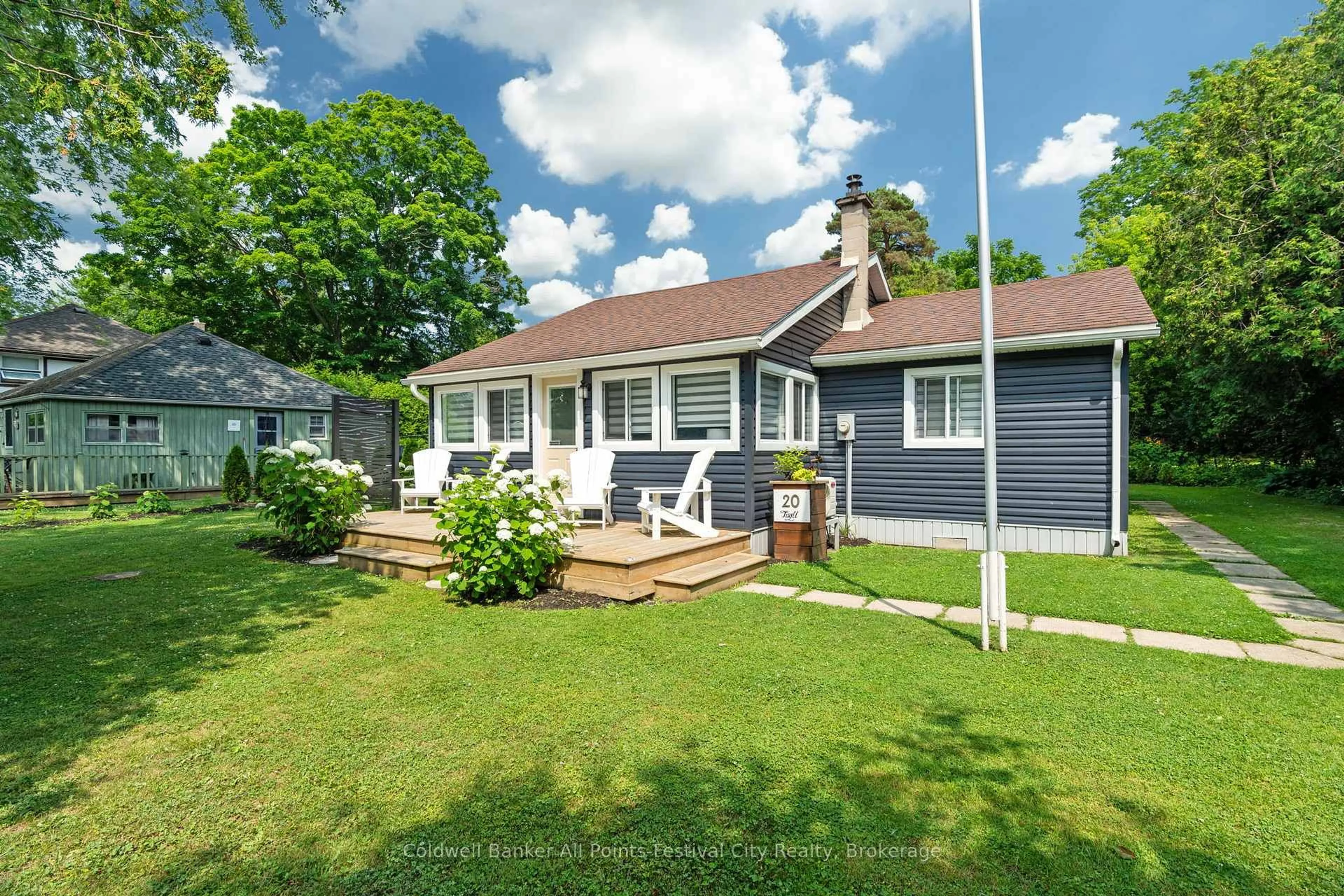 Unknown for 20 Tuyll St, Bluewater Ontario N0M 1G0