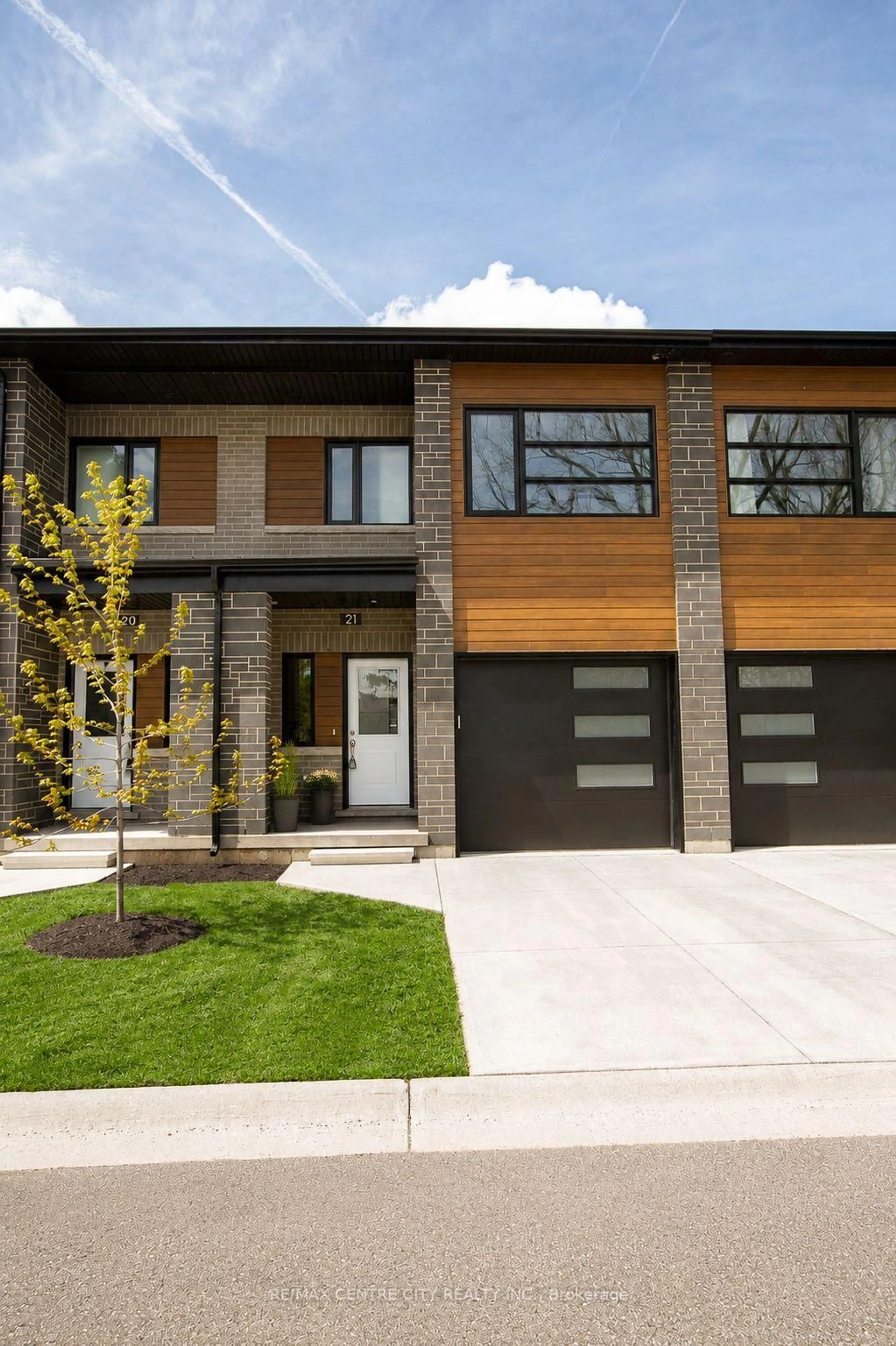 Home with brick exterior material, street for 275 JAMES St #21, St. Marys Ontario N4X 0C2