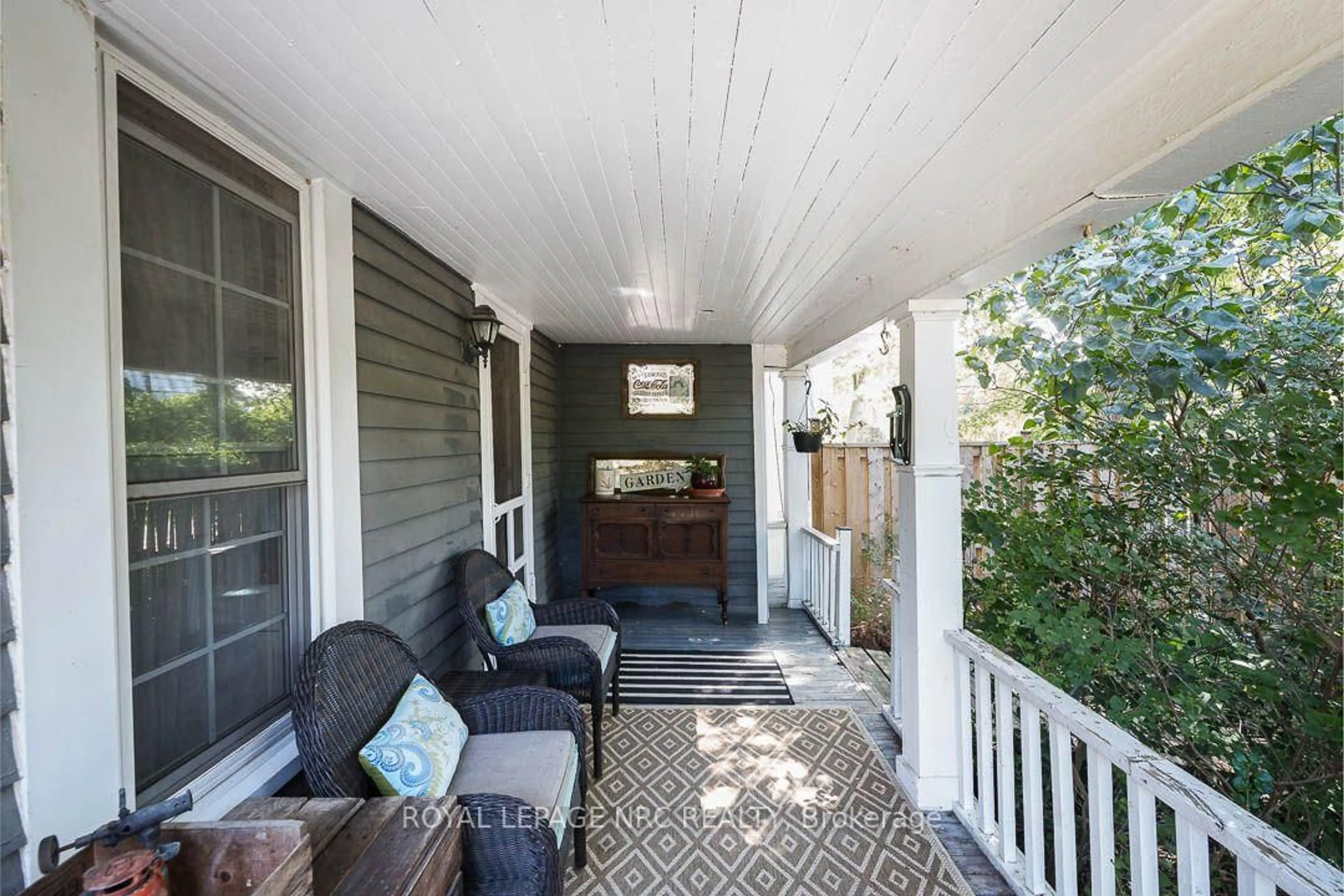 Patio, street for 2996 Ninth St, Lincoln Ontario L2R 6P7