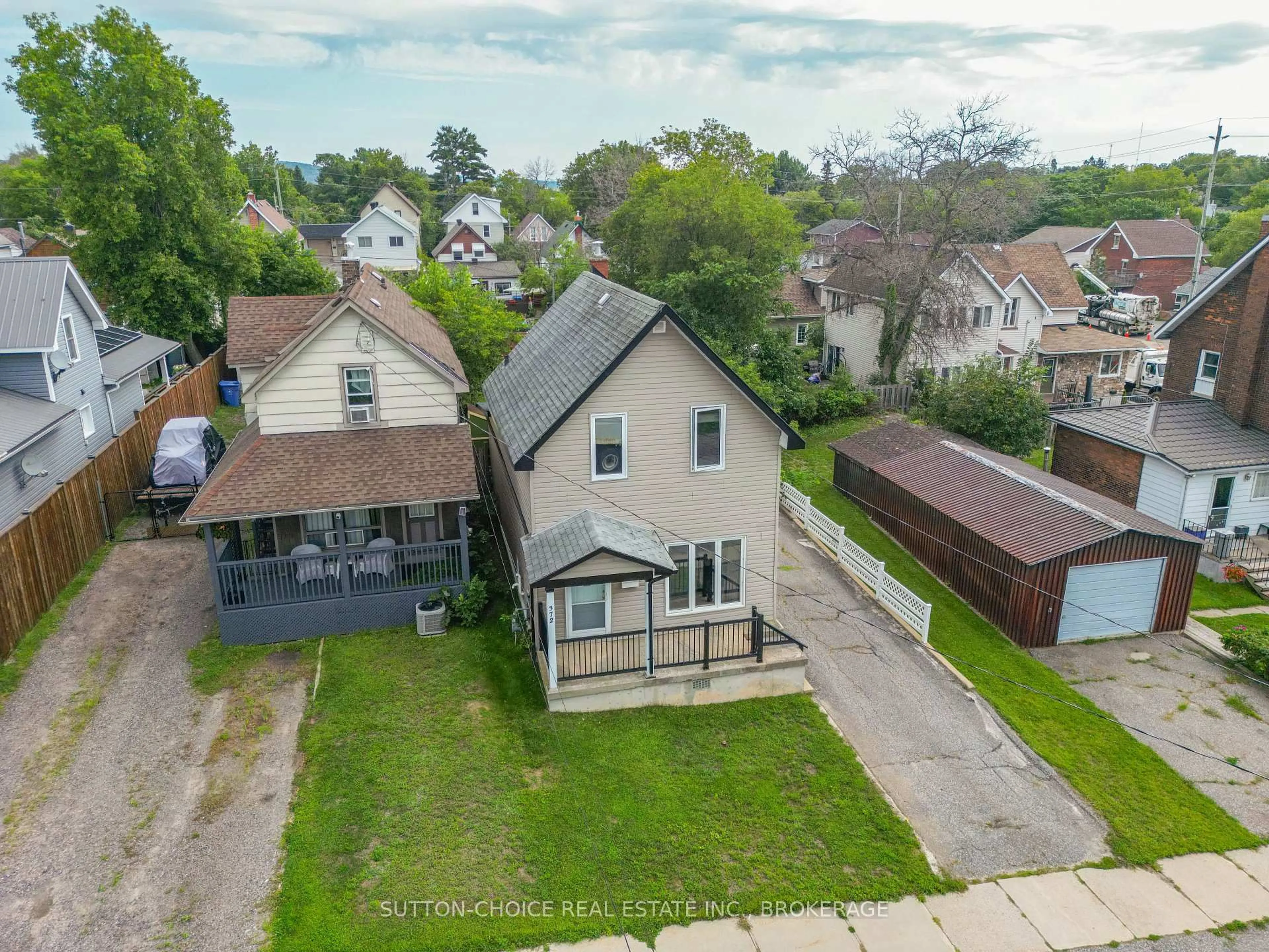 A pic from outside/outdoor area/front of a property/back of a property/a pic from drone, street for 372 Third Ave, North Bay Ontario P1B 1M6