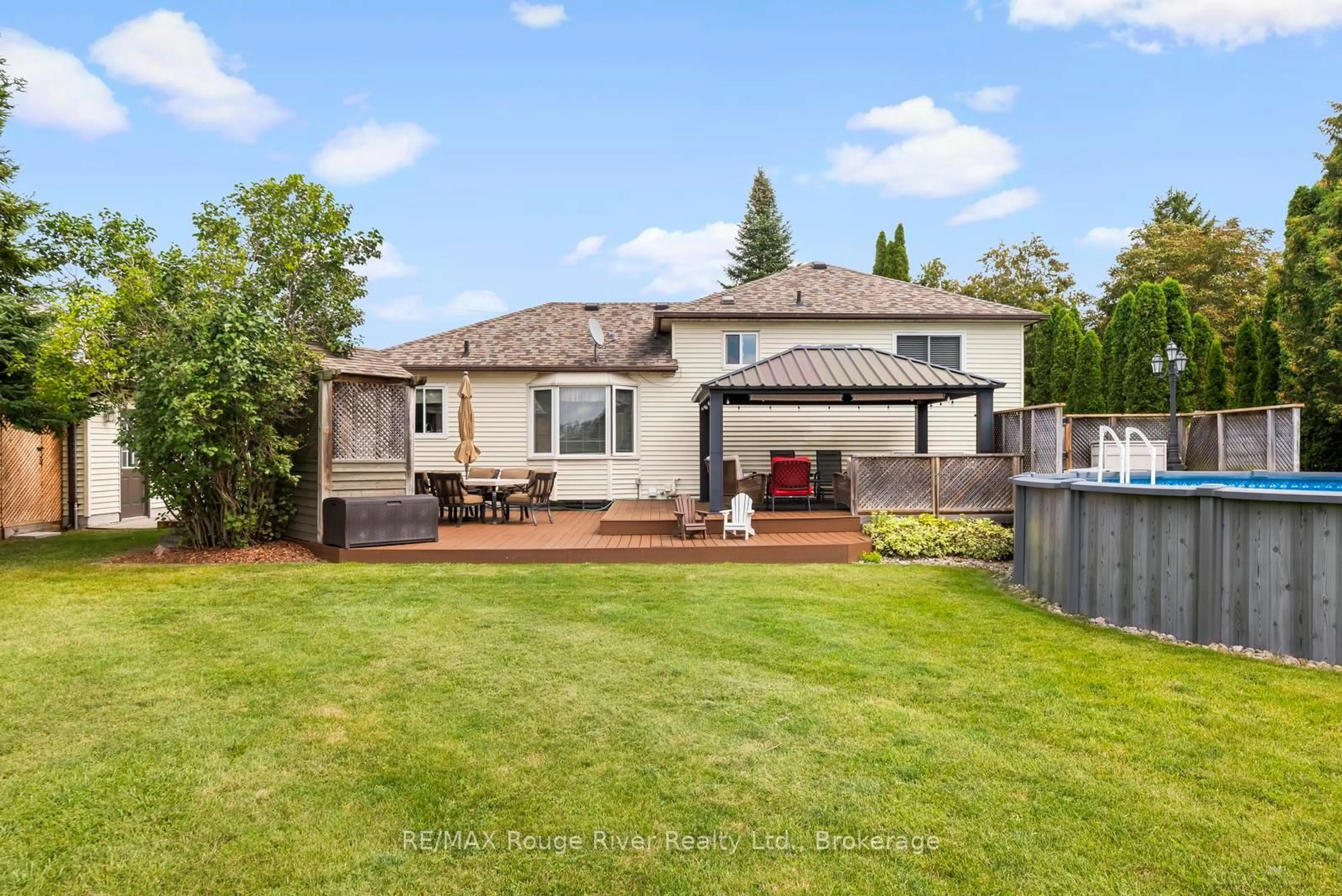 Home with vinyl exterior material, street for 6 Hamilton Dr, Kawartha Lakes Ontario L0A 1A0