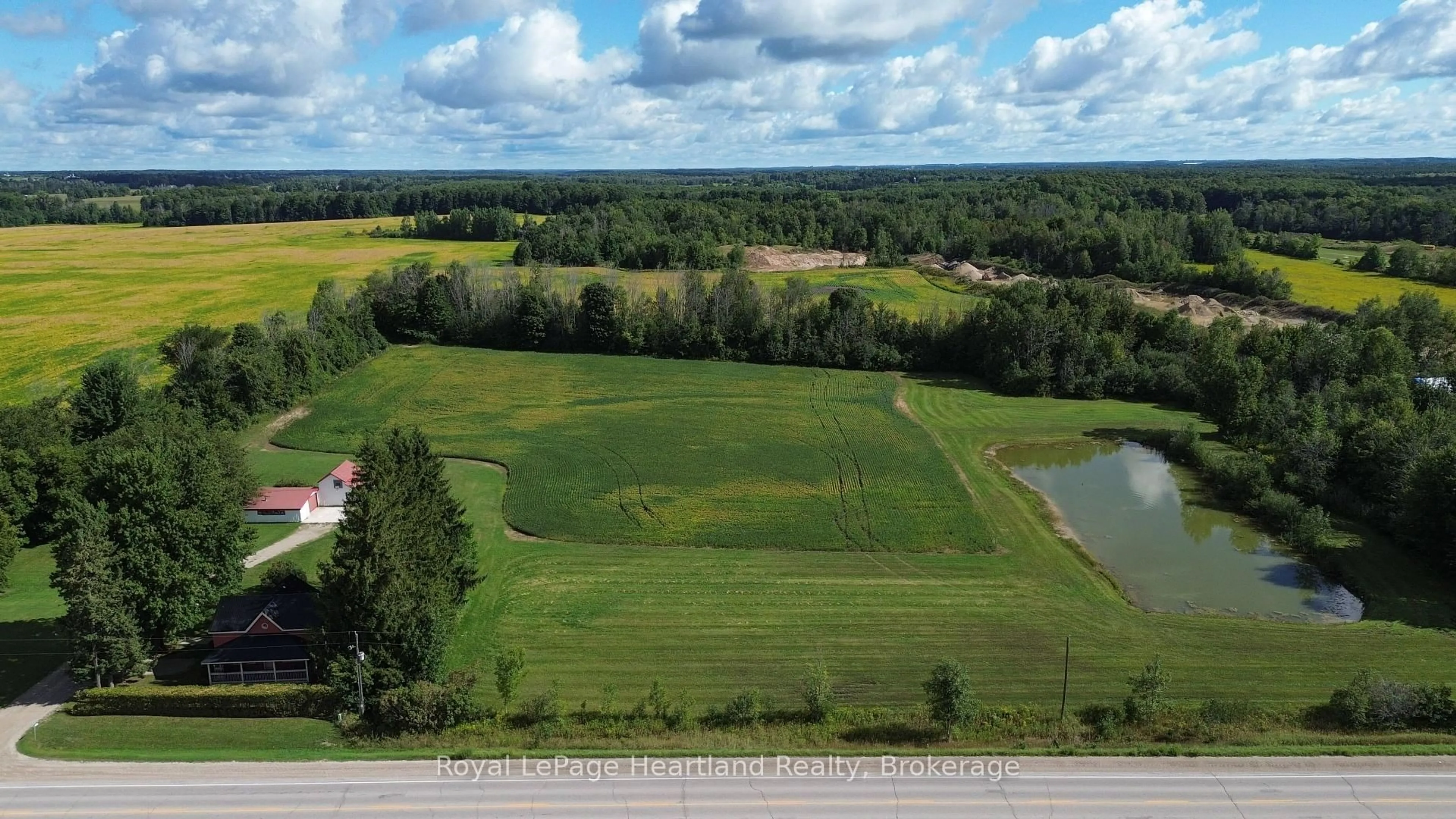 A pic from outside/outdoor area/front of a property/back of a property/a pic from drone, water/lake/river/ocean view for 78 Bruce Rd 86, Huron-Kinloss Ontario N0G 2W0
