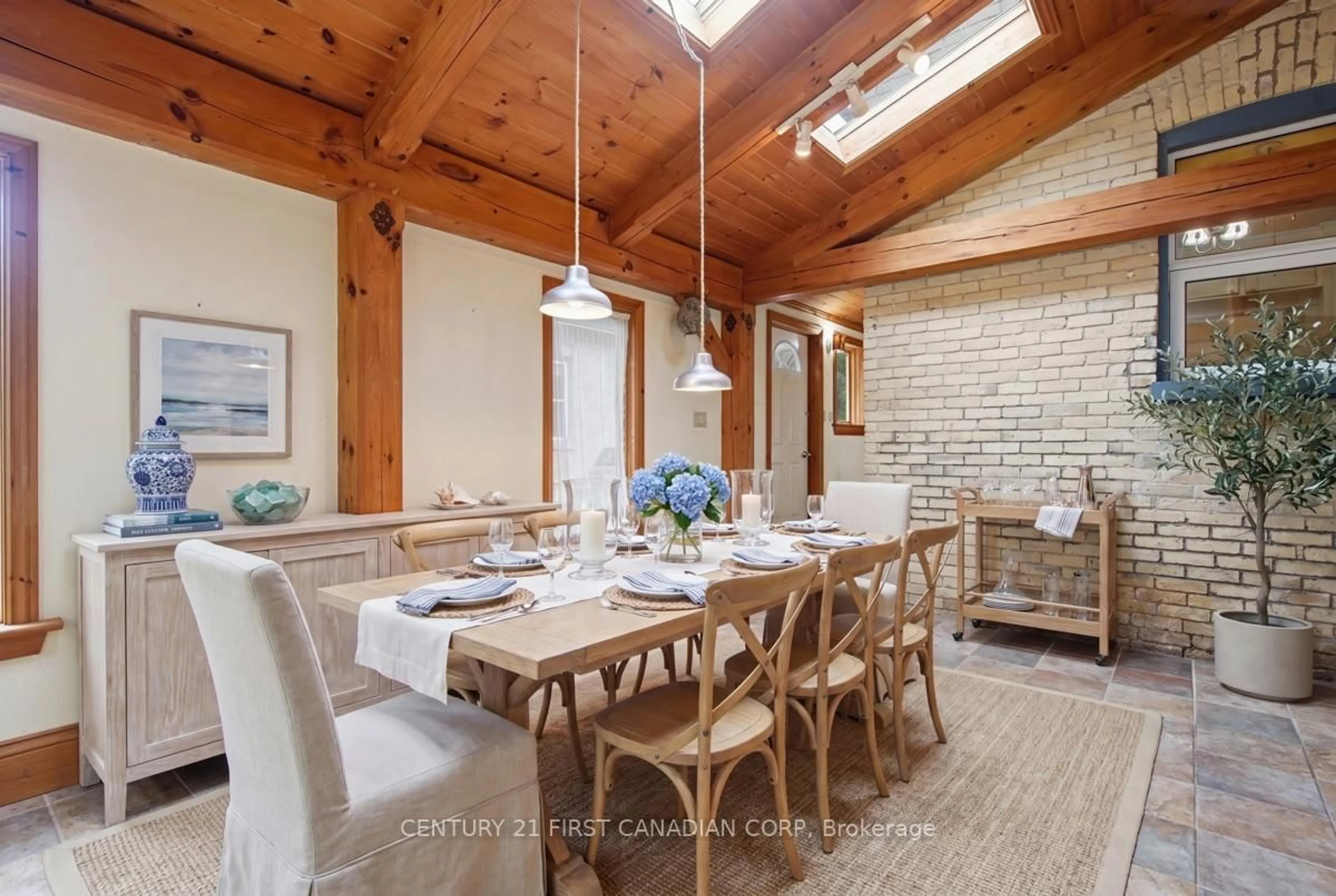 Dining room, unknown for 834 Colborne St, London East Ontario N6A 4A2