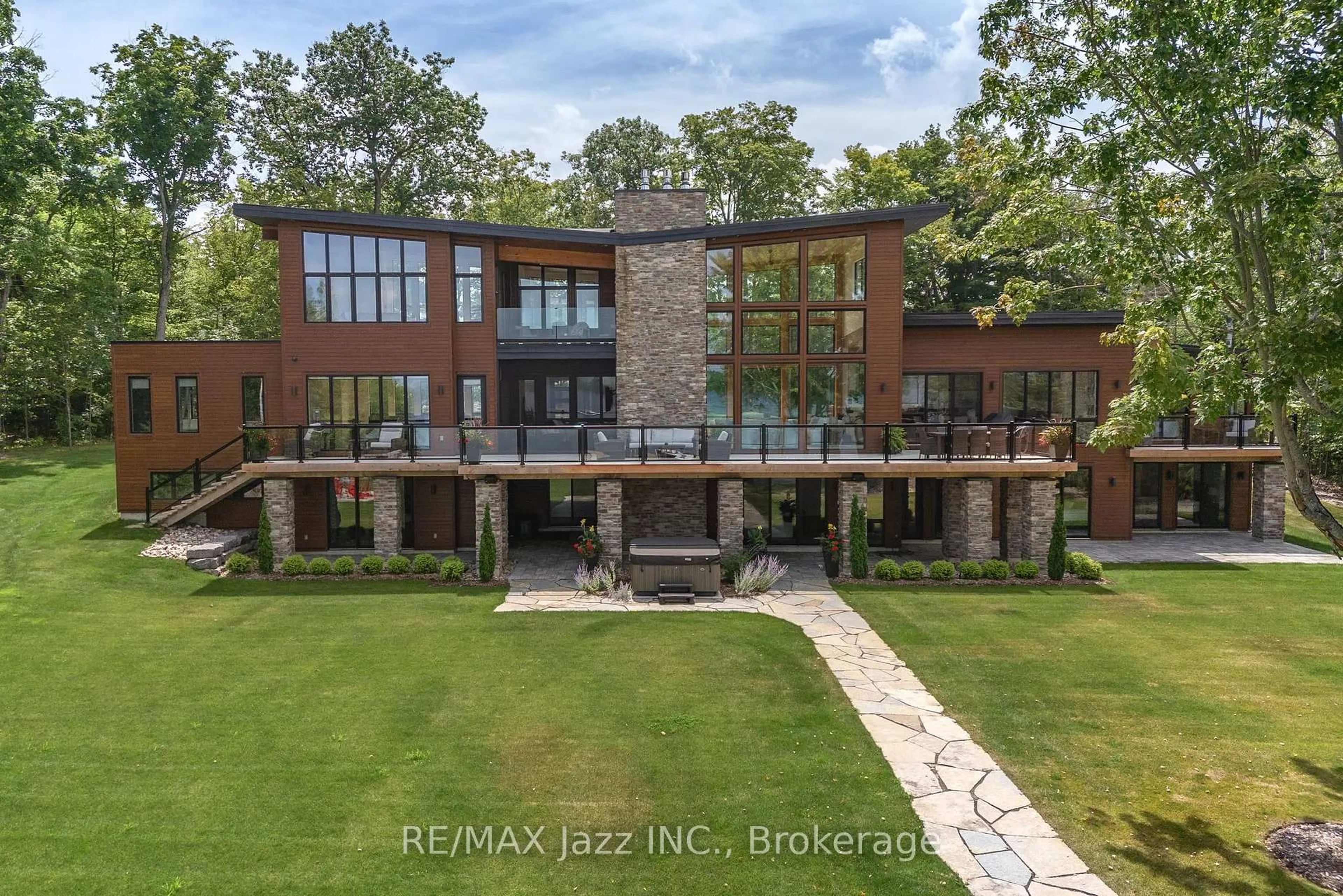 Home with brick exterior material, building for 151 Elysian Fields Rd, Kawartha Lakes Ontario K0M 1G0