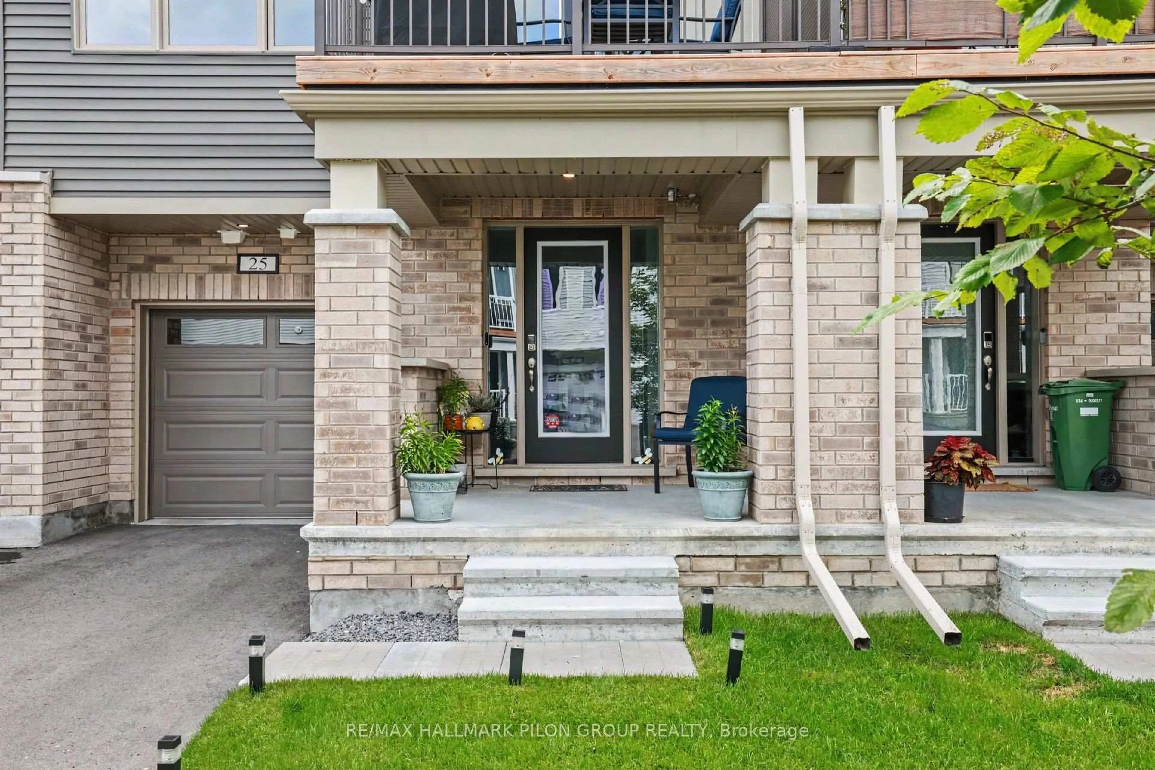 Unknown for 25 Stitch Mews, Richmond Ontario K0A 2Z0