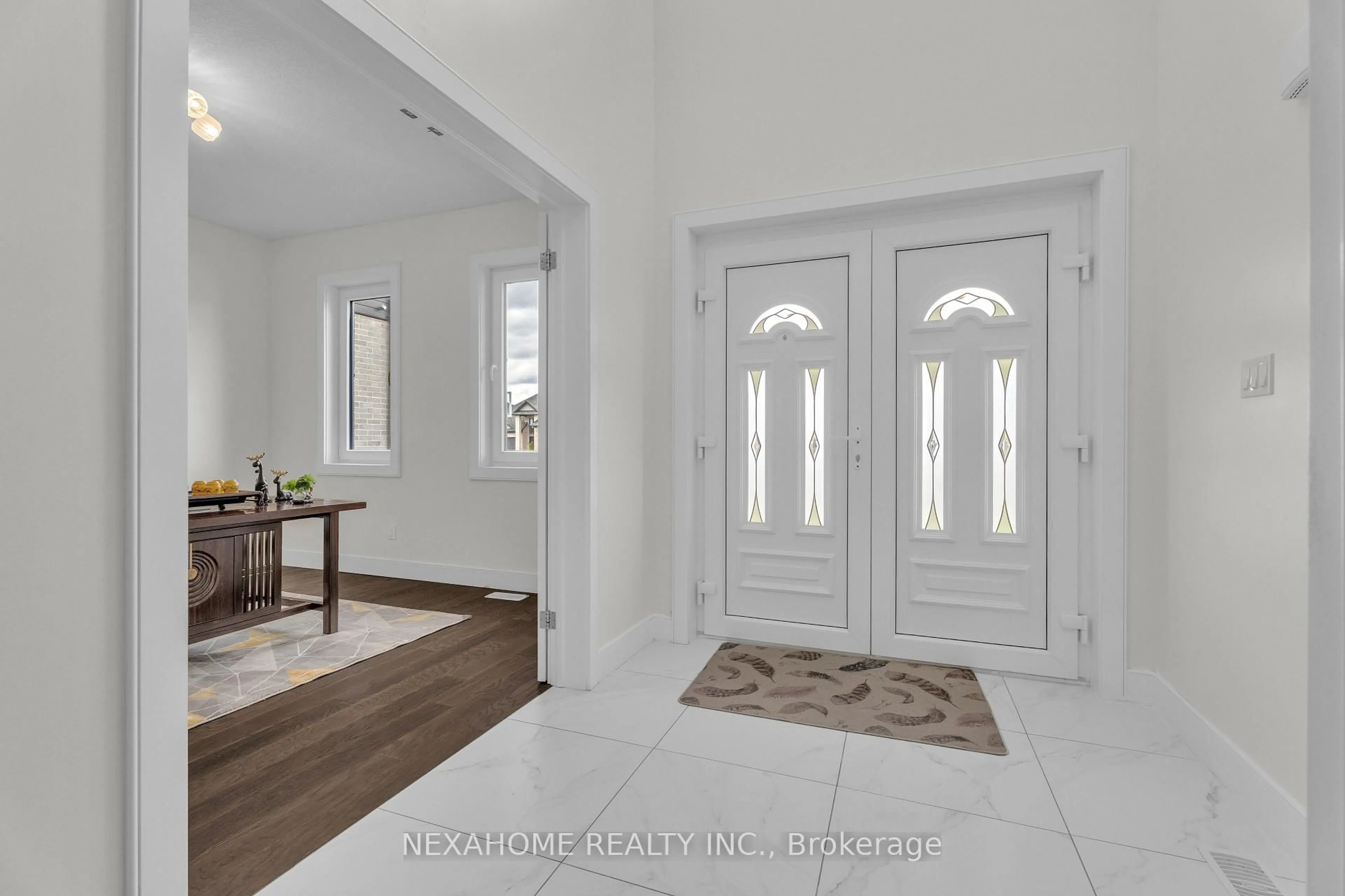 Indoor entryway for 861 Zaifman Circ, London North Ontario N5X 0M9
