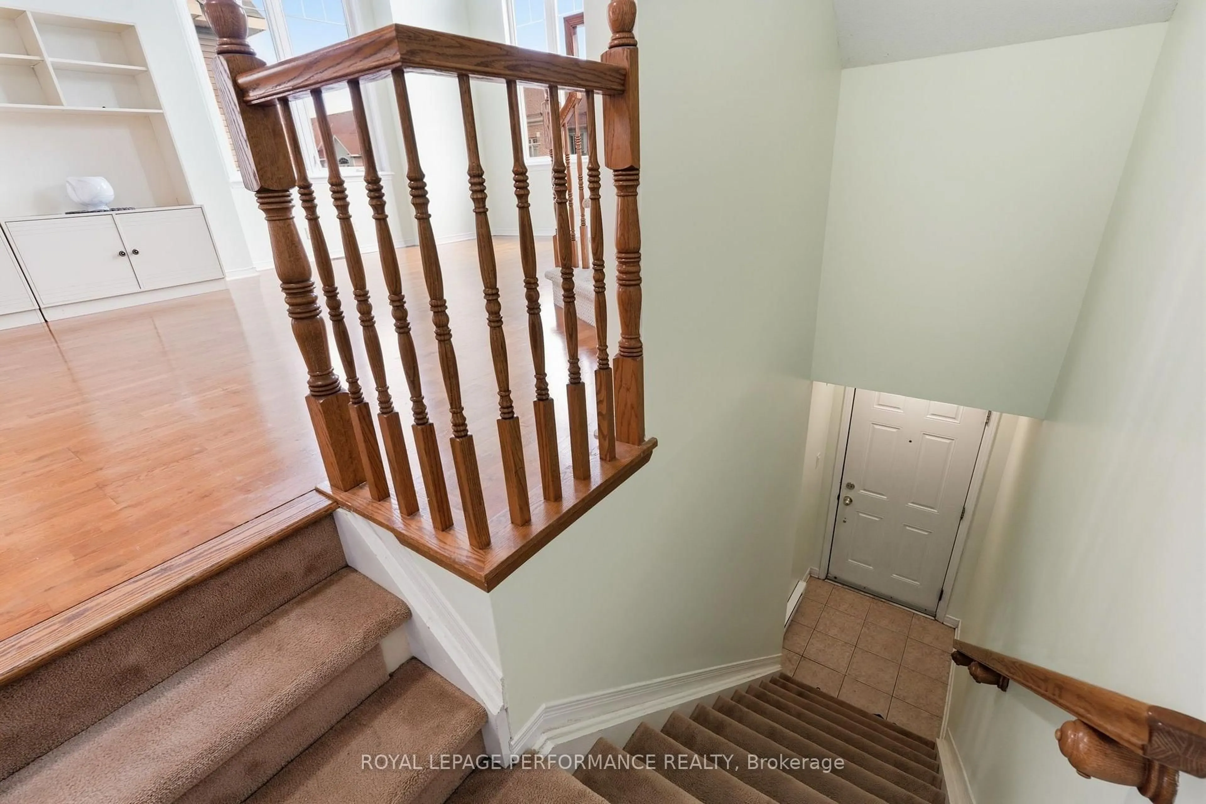 Stairs for 568 Reardon Private #8, Ottawa Ontario K1V 2K9