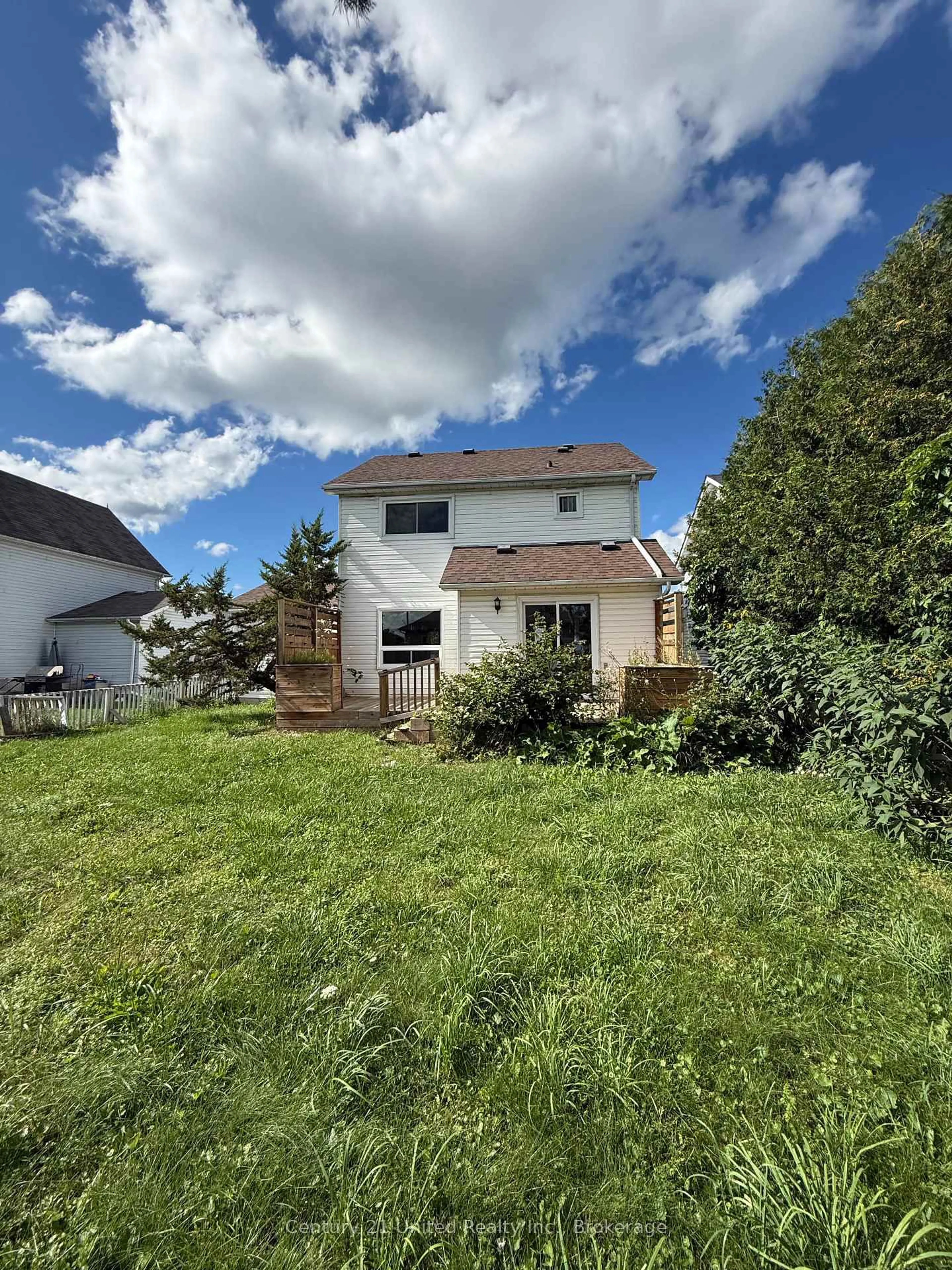 A pic from outside/outdoor area/front of a property/back of a property/a pic from drone, street for 26 Maple Ave, Asphodel-Norwood Ontario K0L 2V0