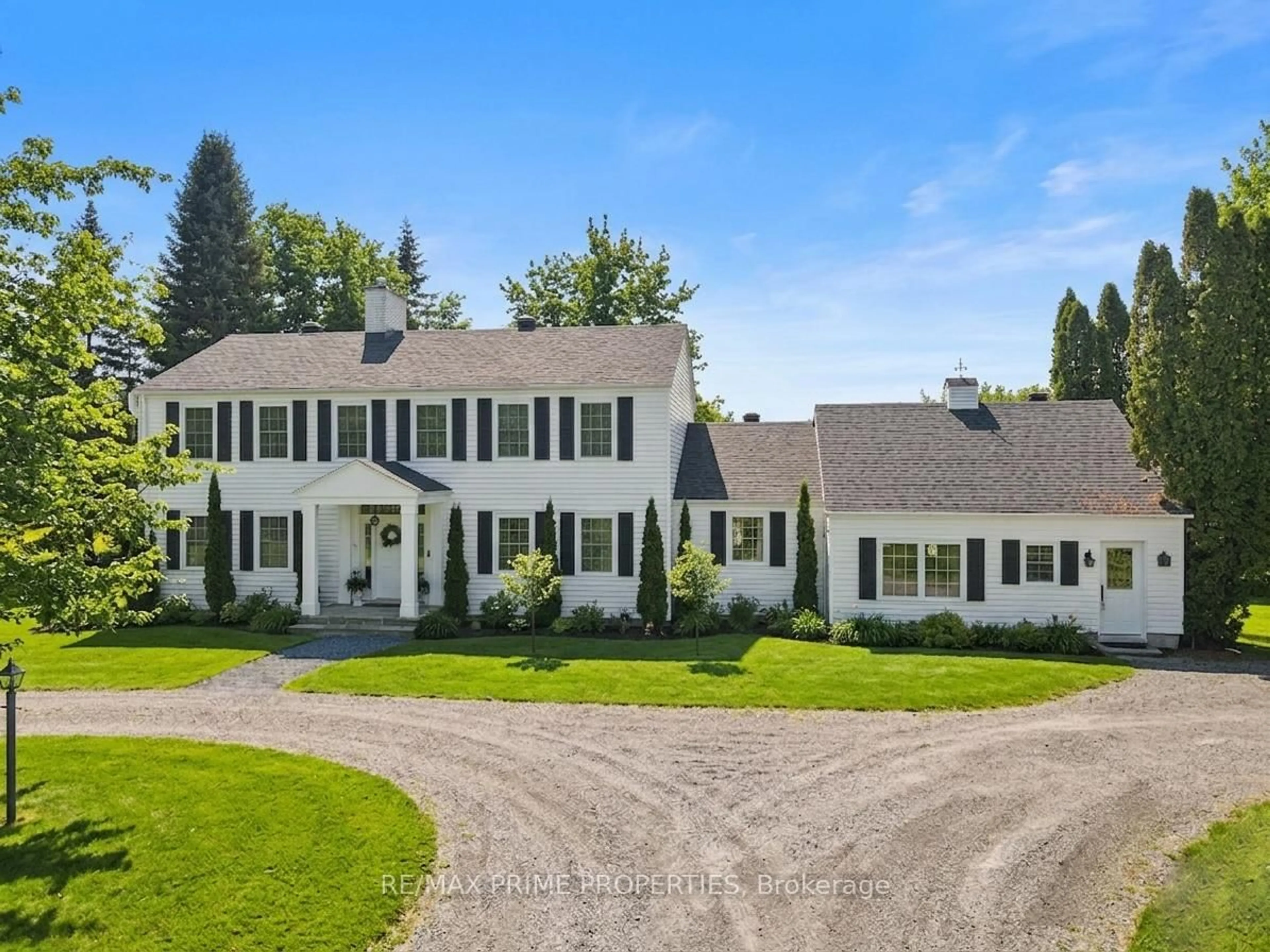 A pic from outside/outdoor area/front of a property/back of a property/a pic from drone, street for 1530 Royal Orchard Dr, Ottawa Ontario K4C 1A9