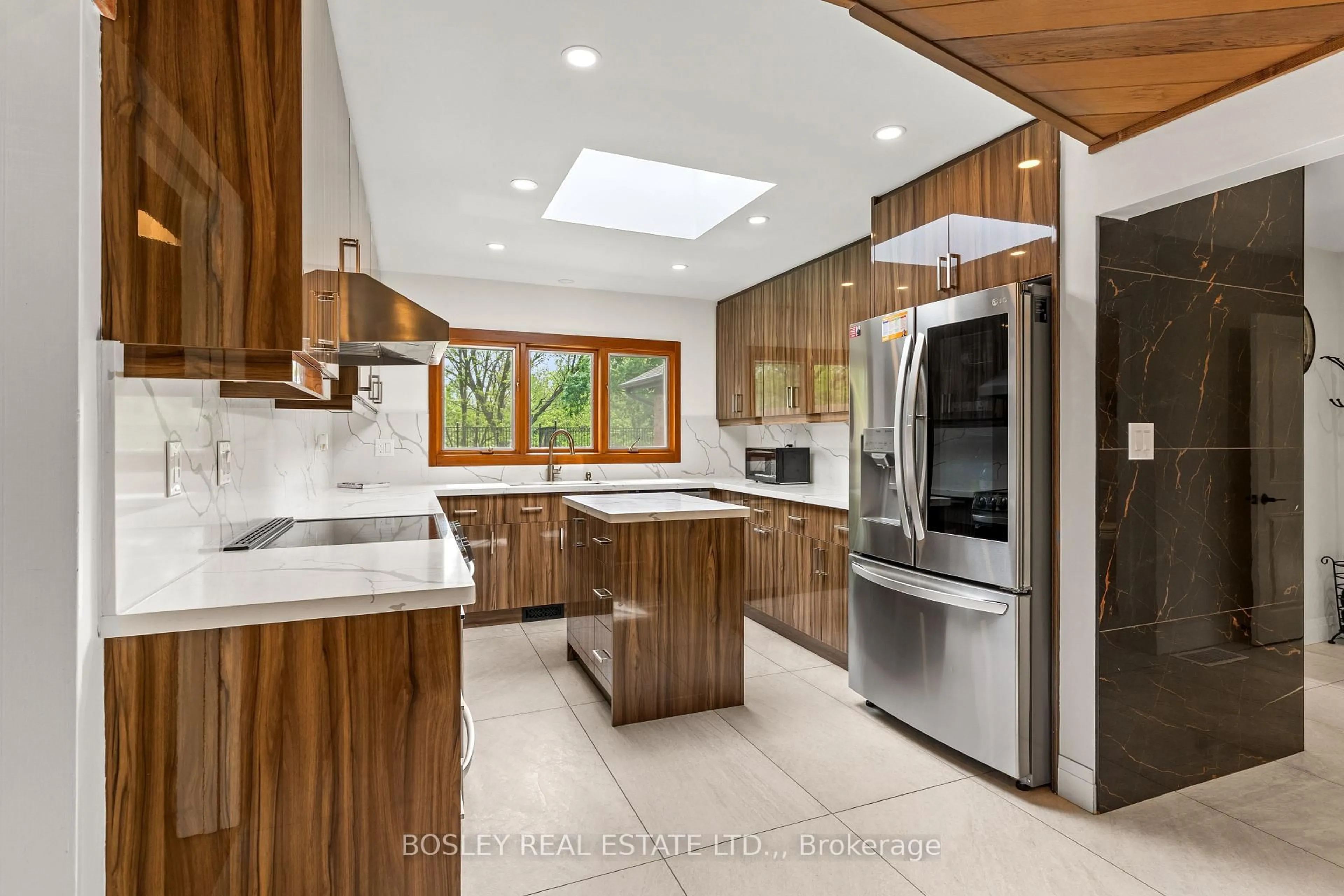 Contemporary kitchen, ceramic/tile floor for 93 Riverview Blvd, St. Catharines Ontario L2T 3M3