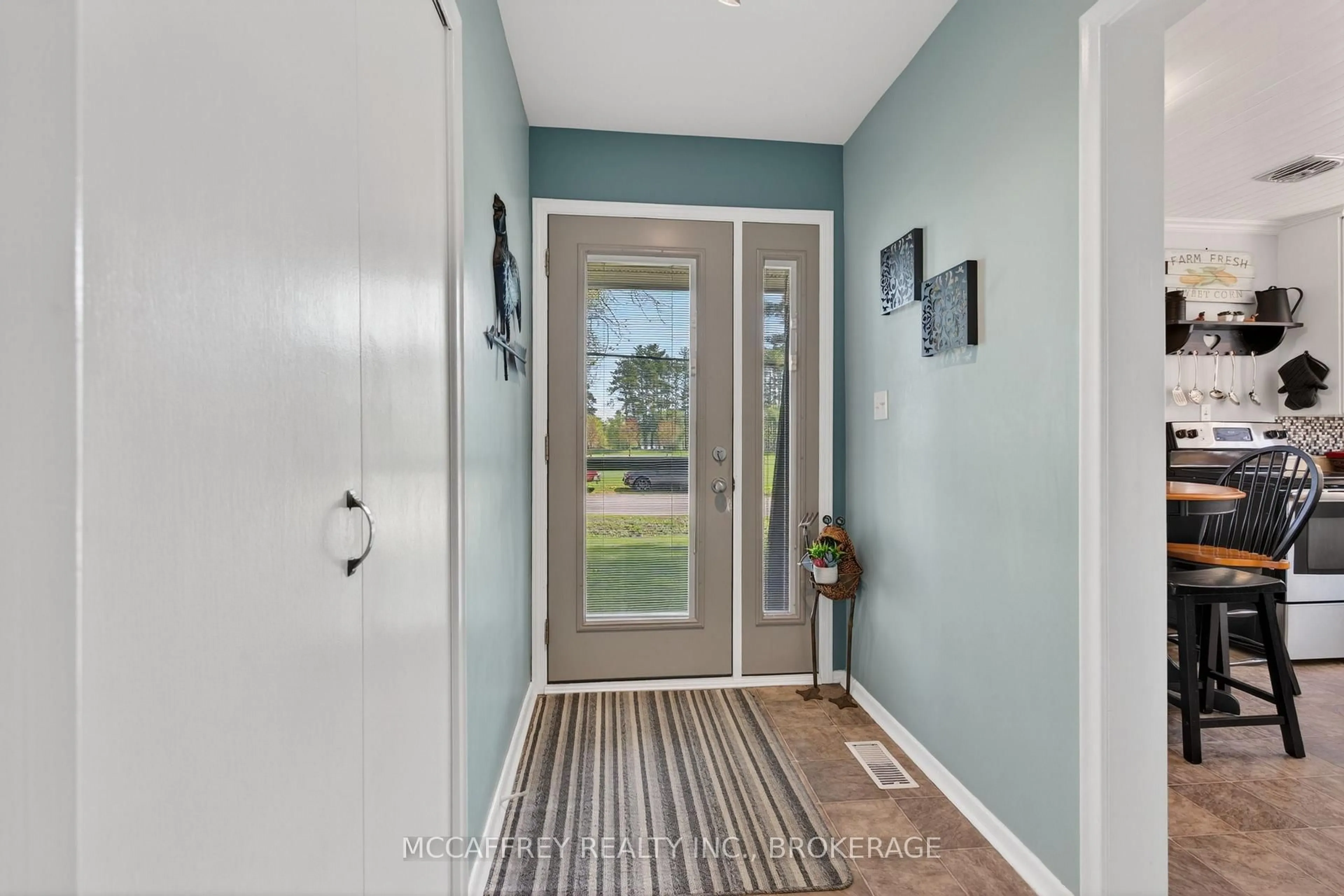 Indoor entryway for 46 College St, Tweed Ontario K0K 3J0