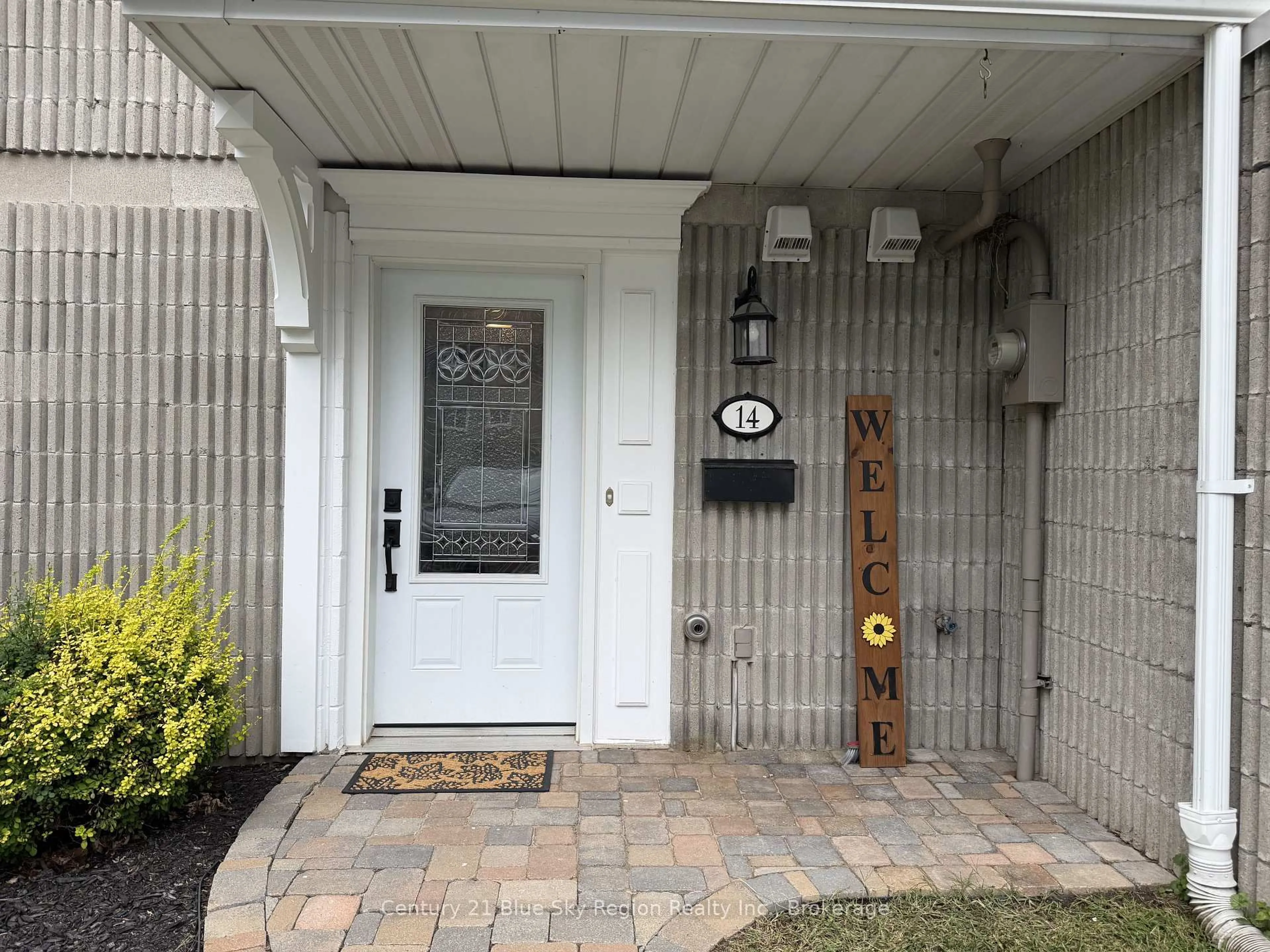 Indoor entryway for 1205 PREMIER Rd #14, North Bay Ontario P1A 2J3