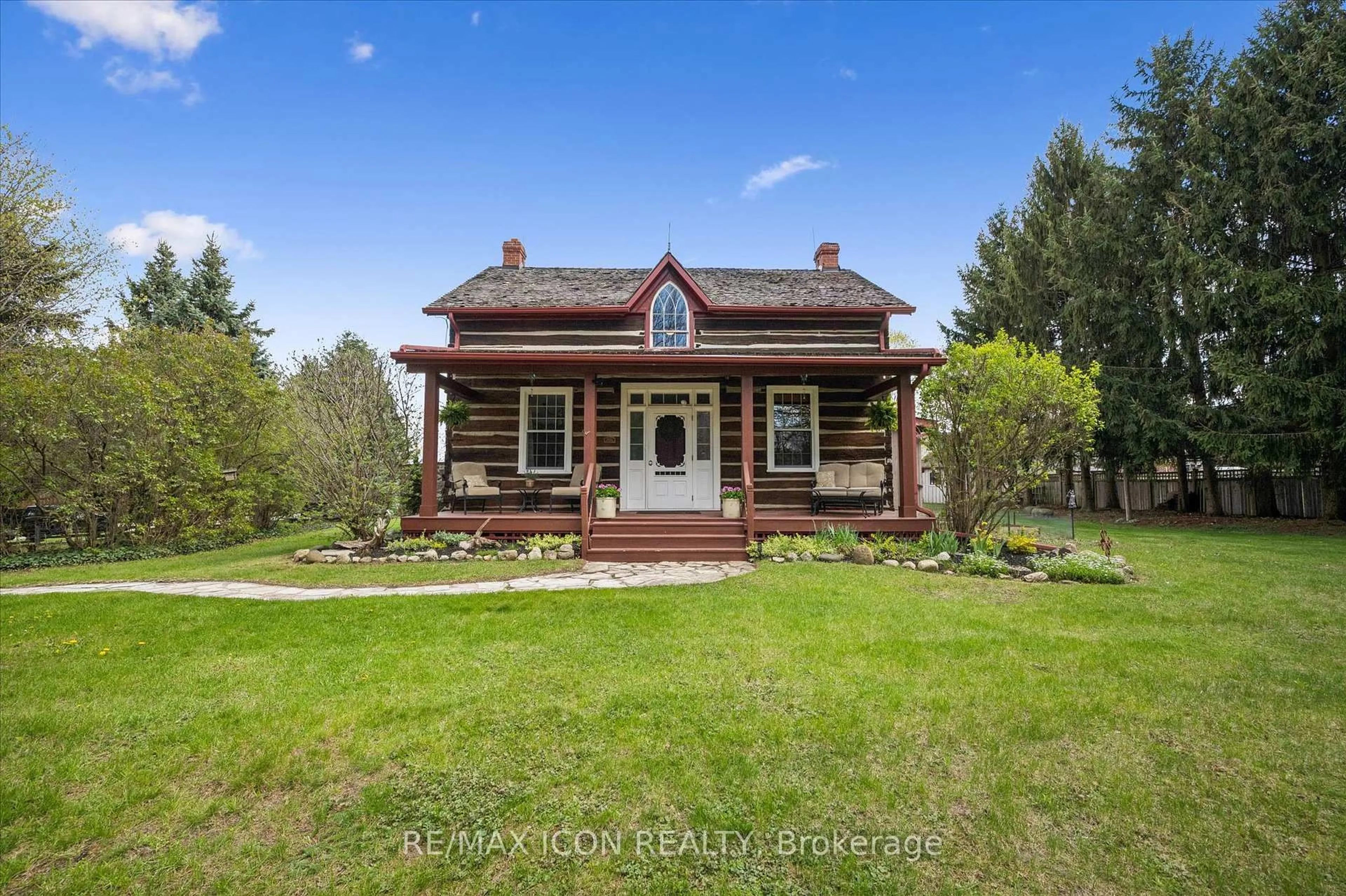 A pic from outside/outdoor area/front of a property/back of a property/a pic from drone, building for 630 Robert Ferrie Dr, Kitchener Ontario N2P 2R4