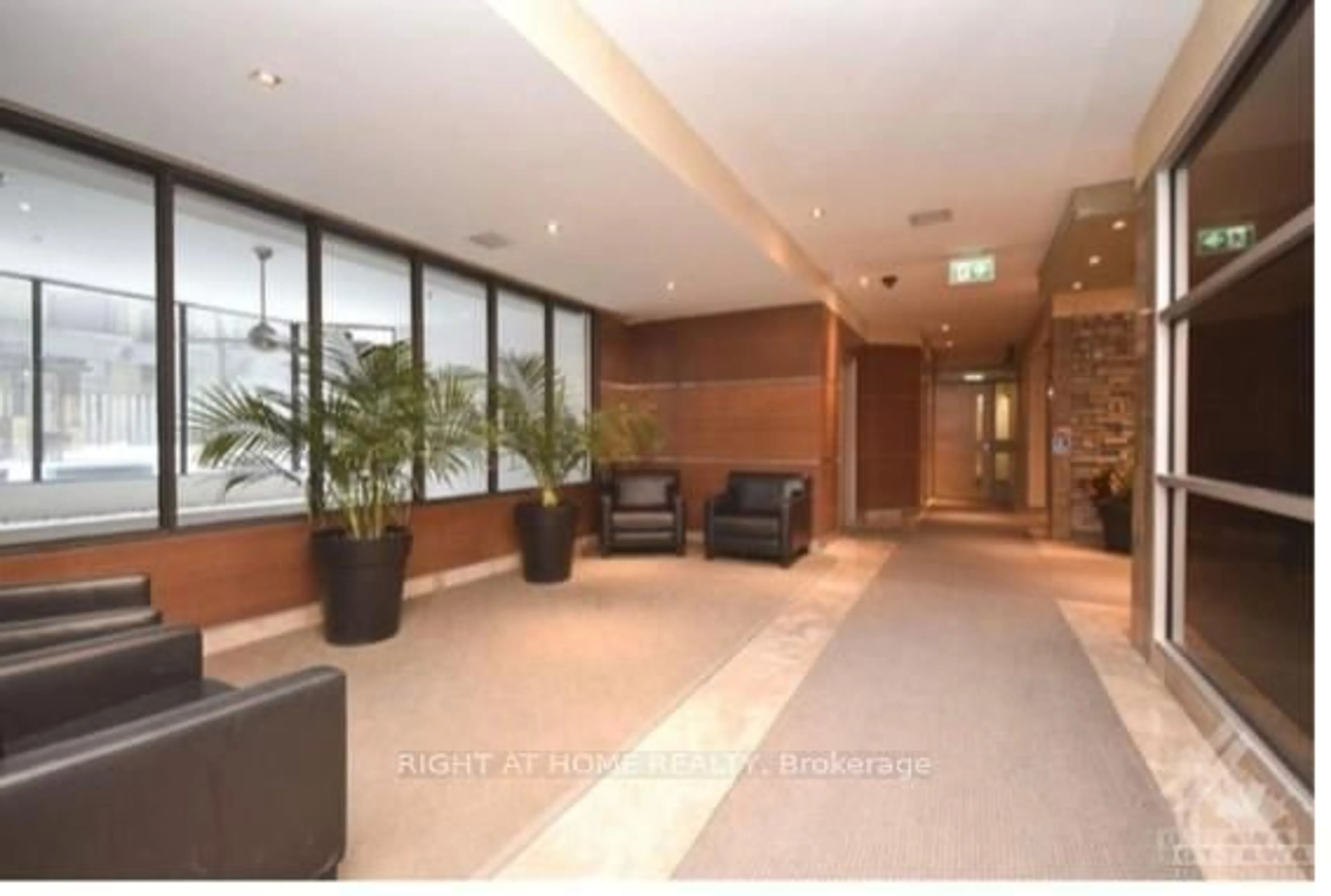Lobby for 470 Laurier Ave #706, Ottawa Ontario K1R 7W9
