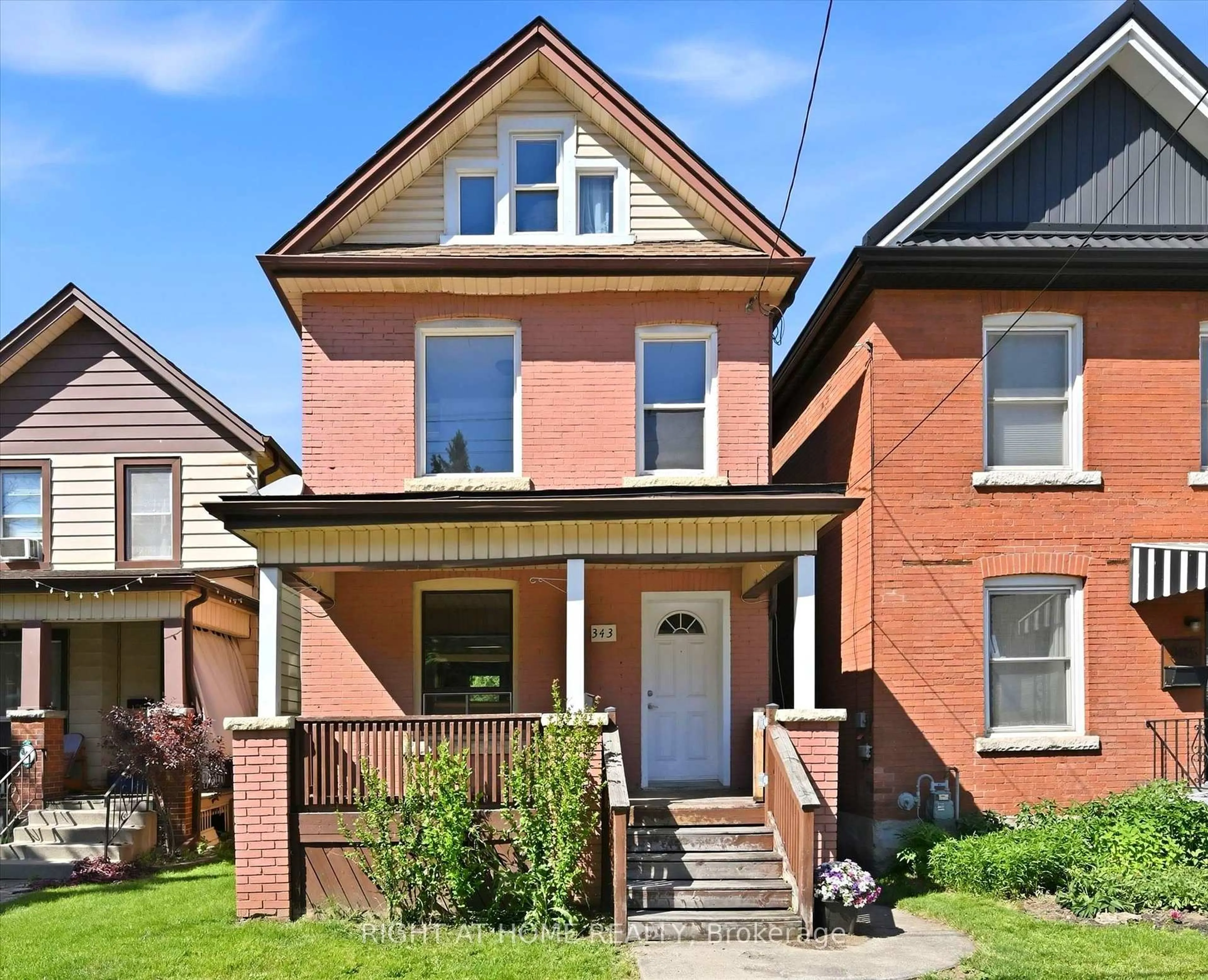 Home with brick exterior material, street for 343 Cumberland Ave, Hamilton Ontario L8M 2A4