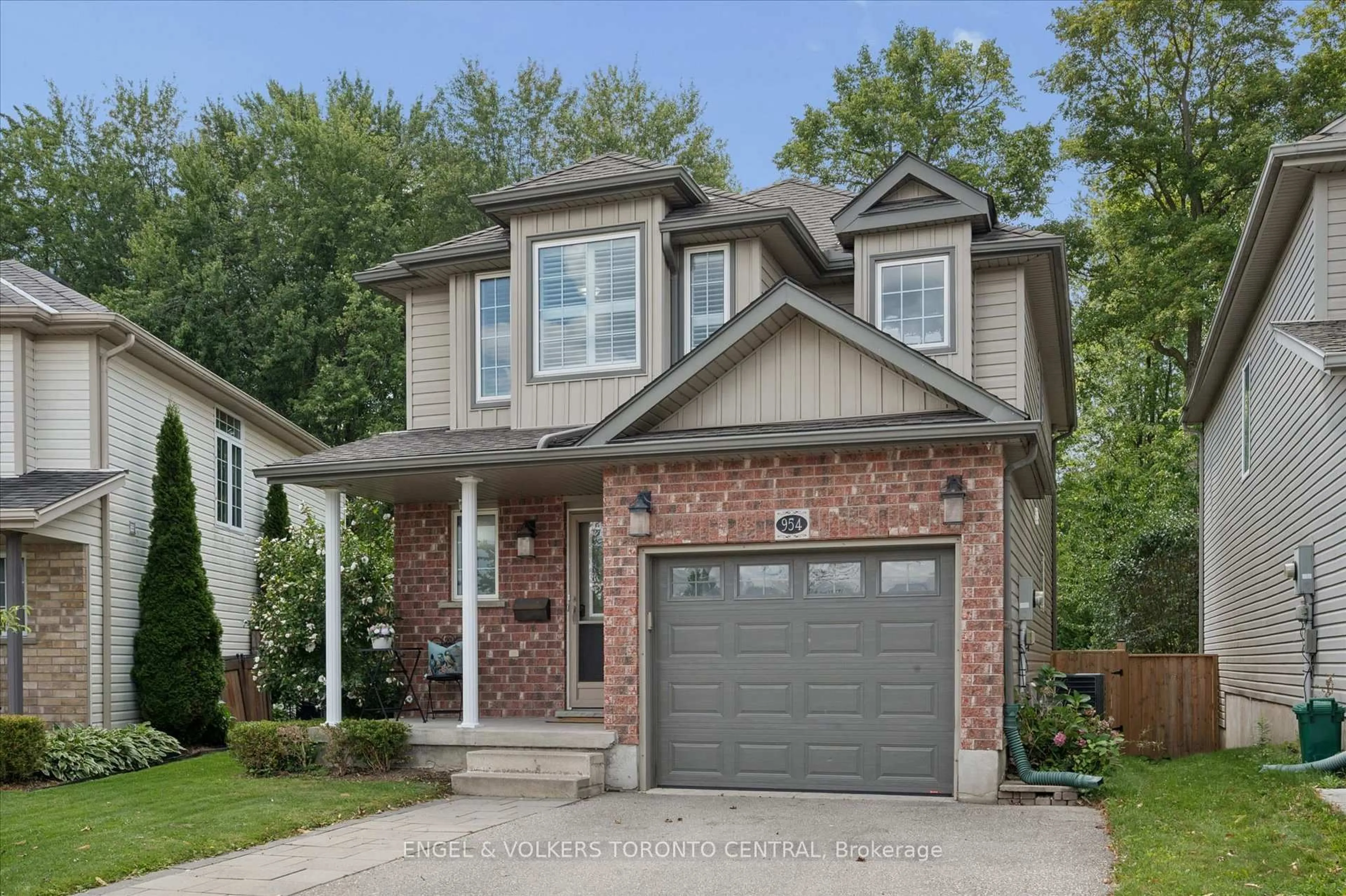 Home with brick exterior material, street for 954 ATLANTIC Blvd, Waterloo Ontario N2K 4L5