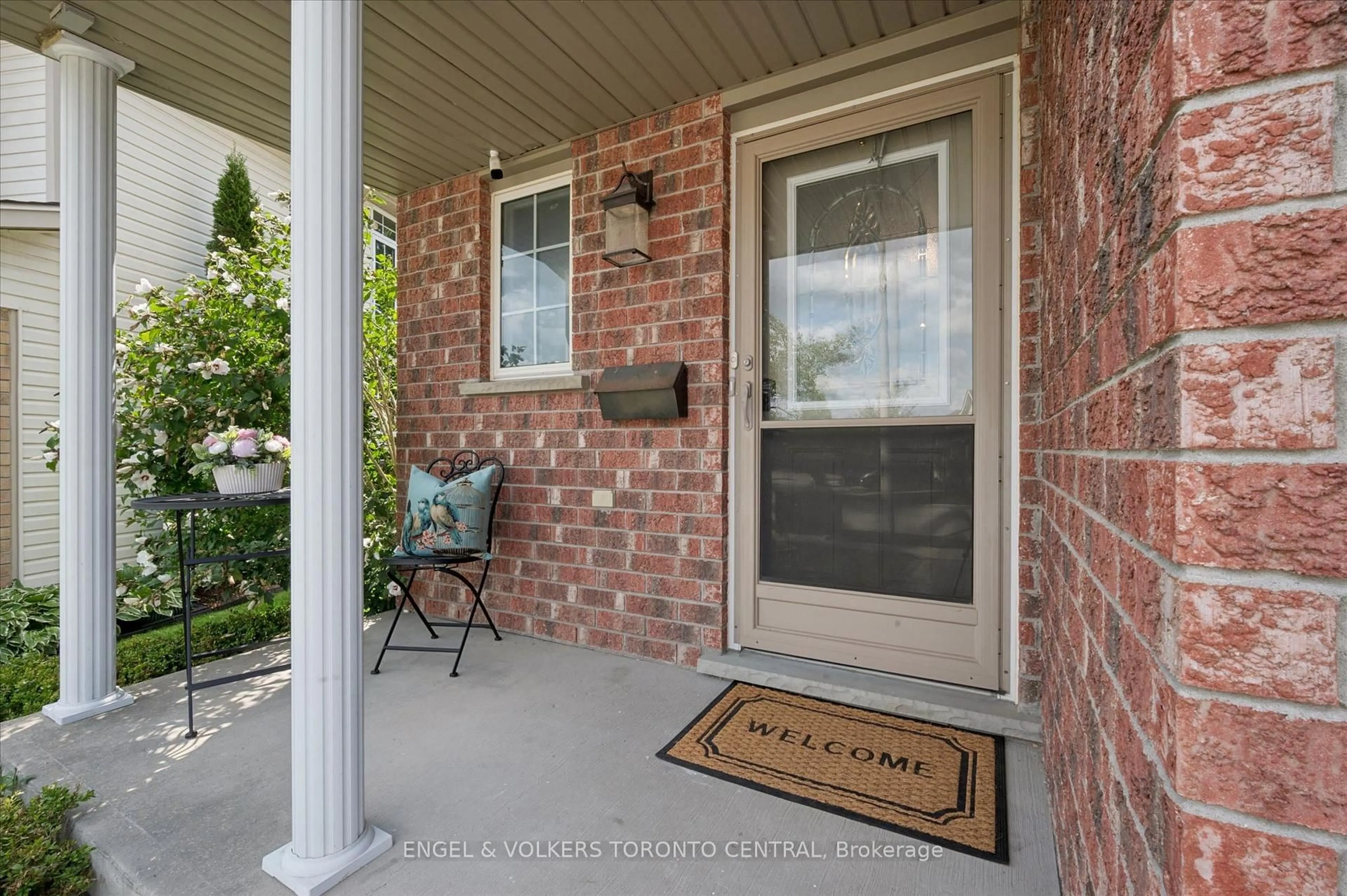 Indoor entryway for 954 ATLANTIC Blvd, Waterloo Ontario N2K 4L5