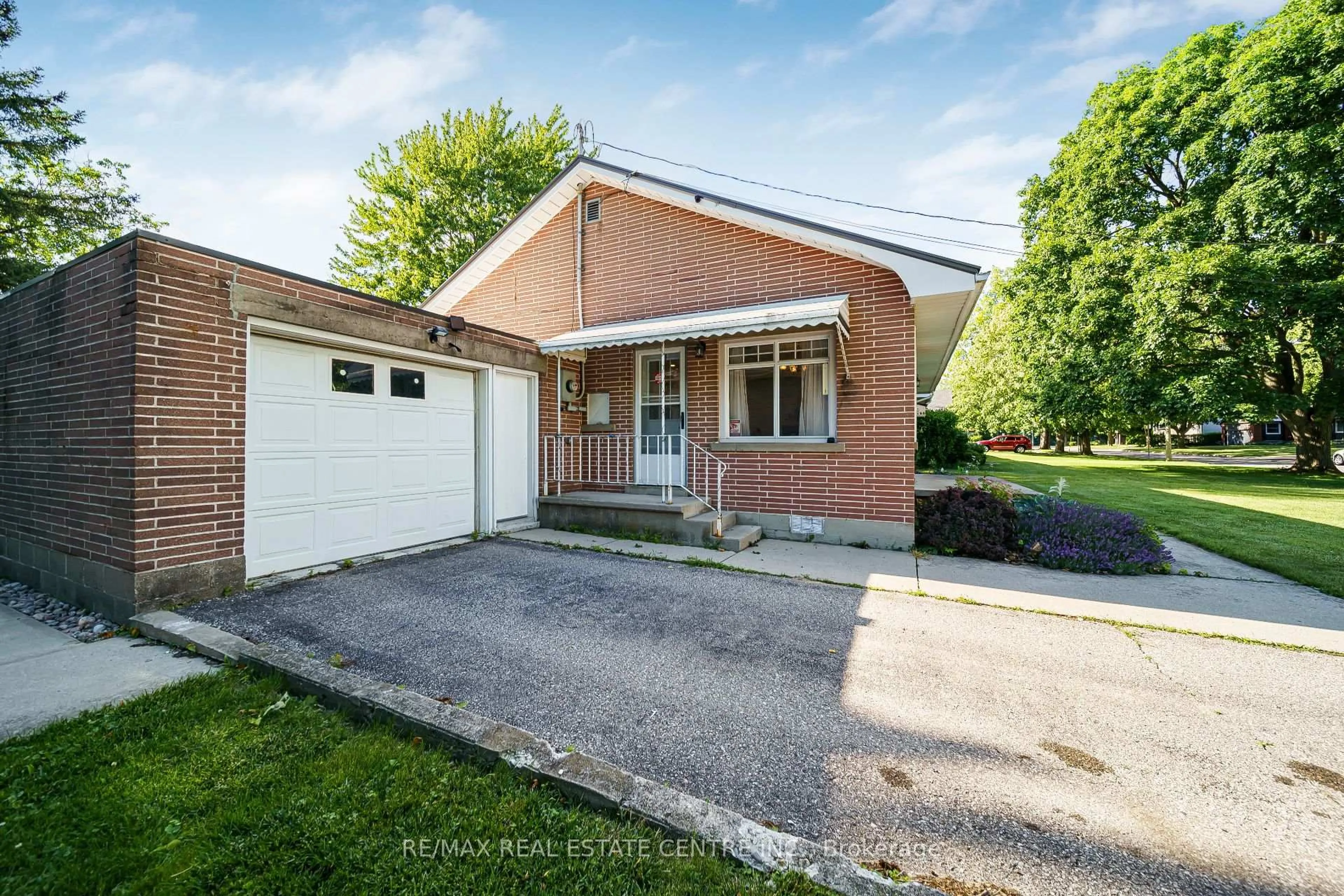 Home with brick exterior material, street for 24 Park St, Aylmer Ontario N5H 2P3