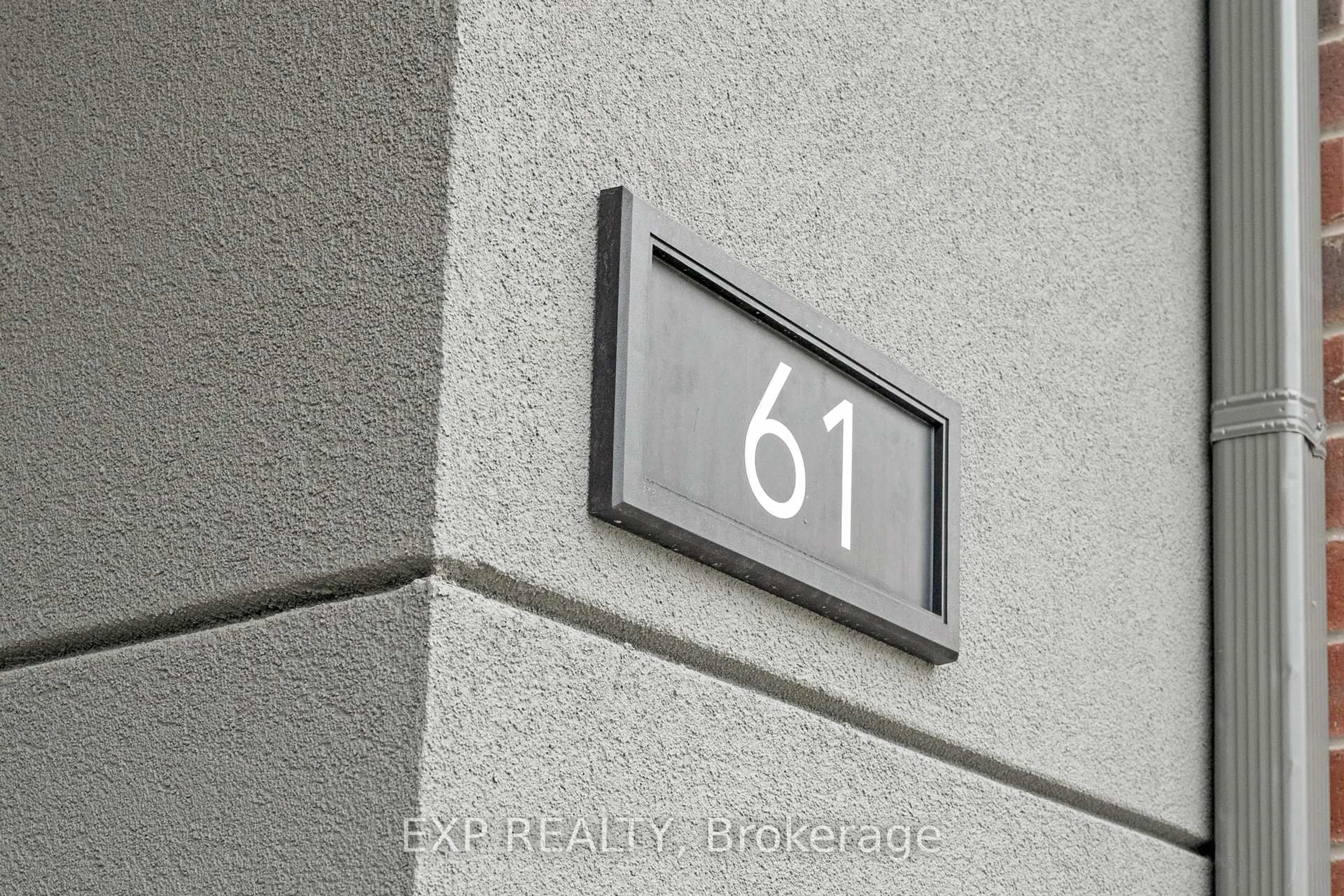 Indoor entryway for 99 Roger St #61, Kitchener Ontario N2J 1A4