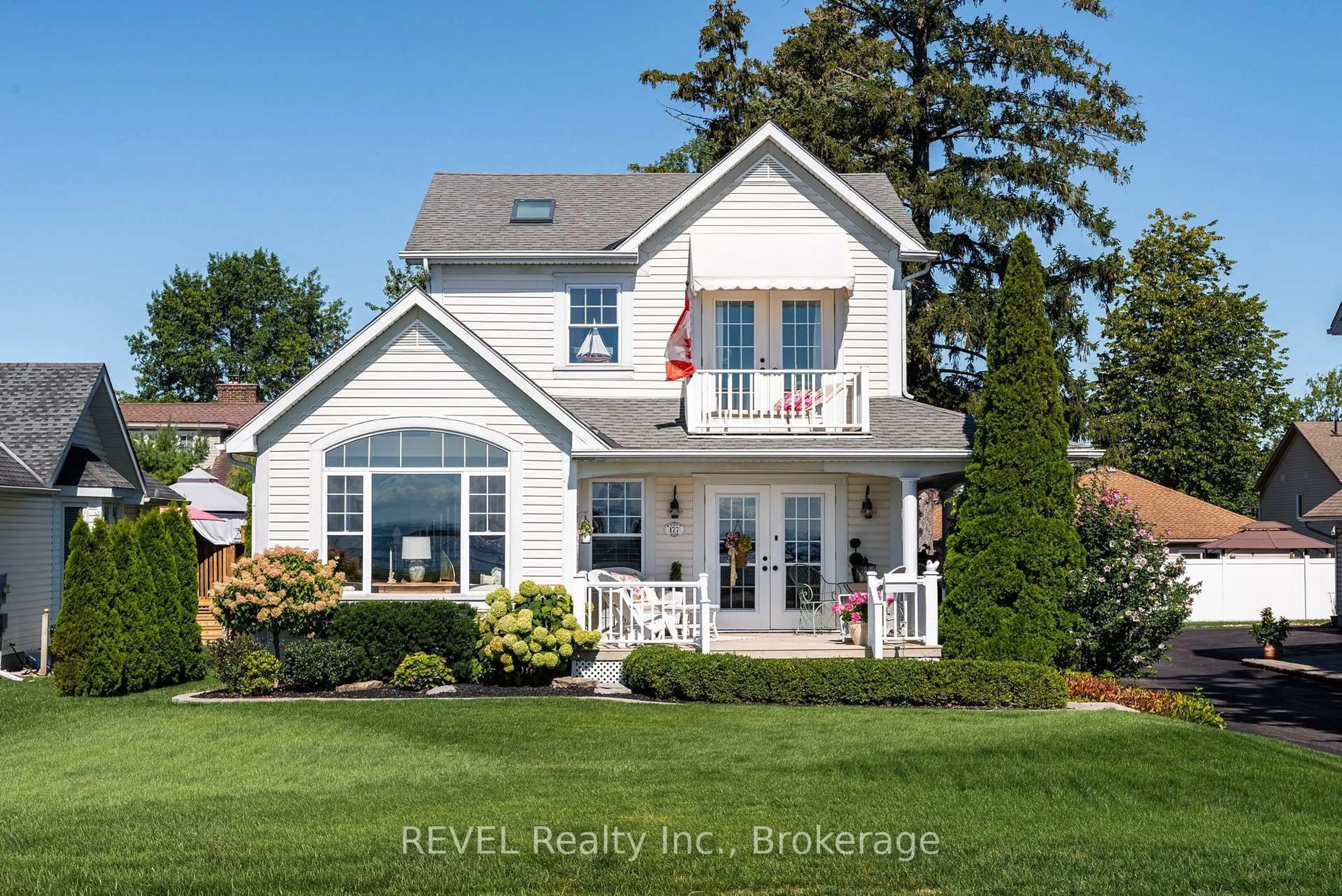 Home with vinyl exterior material, water/lake/river/ocean view for 177 Lakeshore Rd, Port Colborne Ontario L3K 2S2