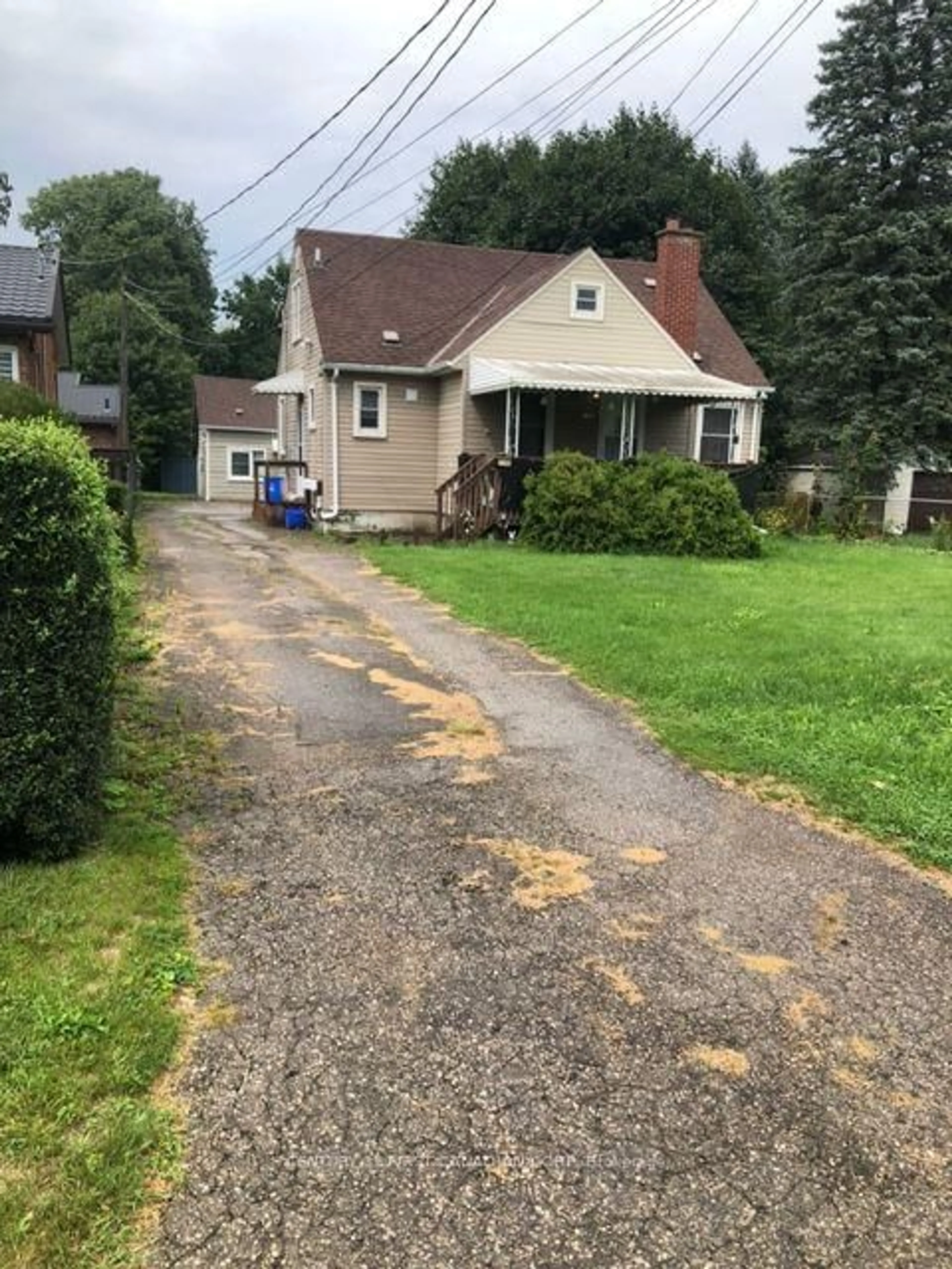 Unknown for 1790 Parkhurst Ave, London East Ontario N5V 2C3