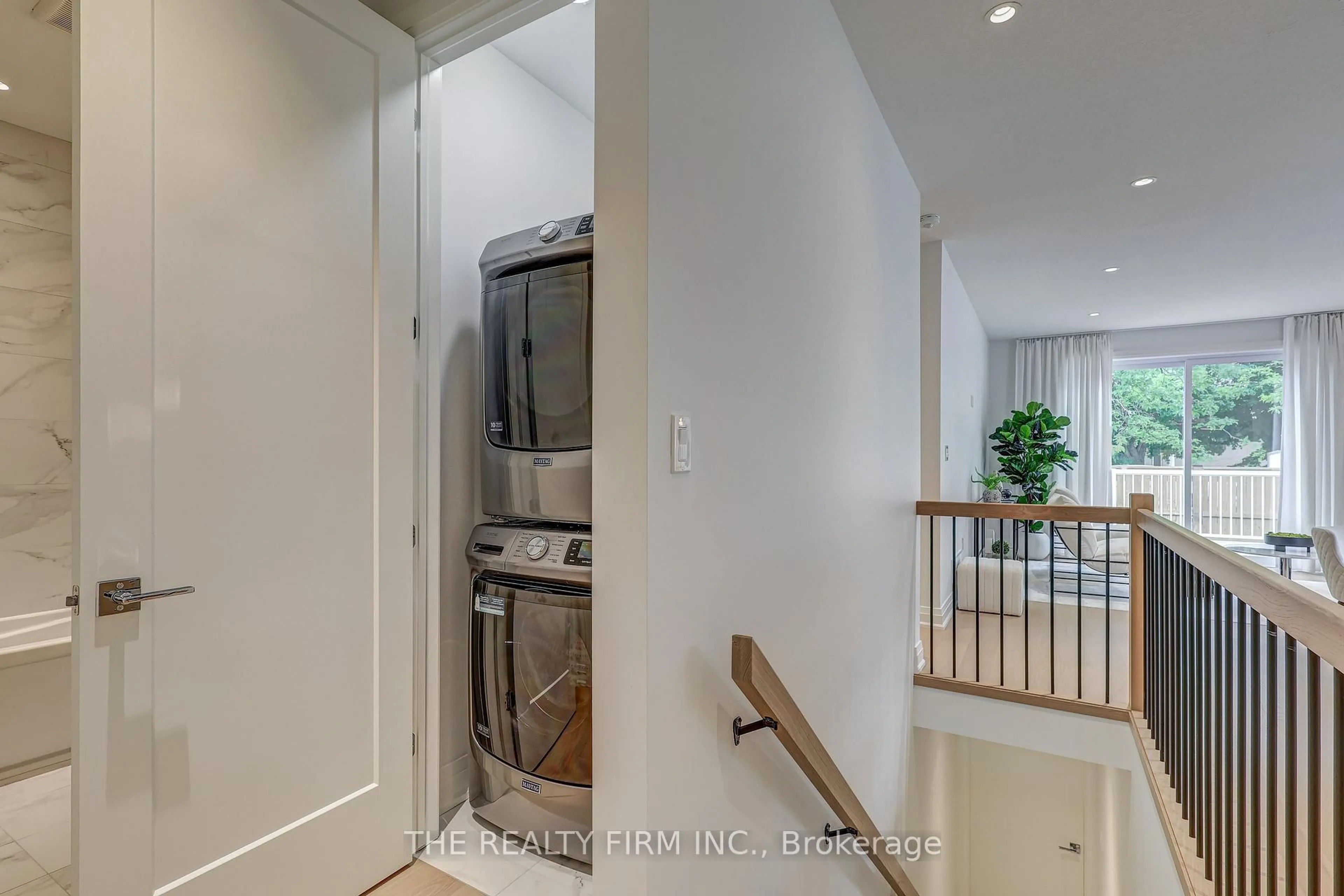 Indoor entryway for 85 Forest St #18, Aylmer Ontario N5H 1S5