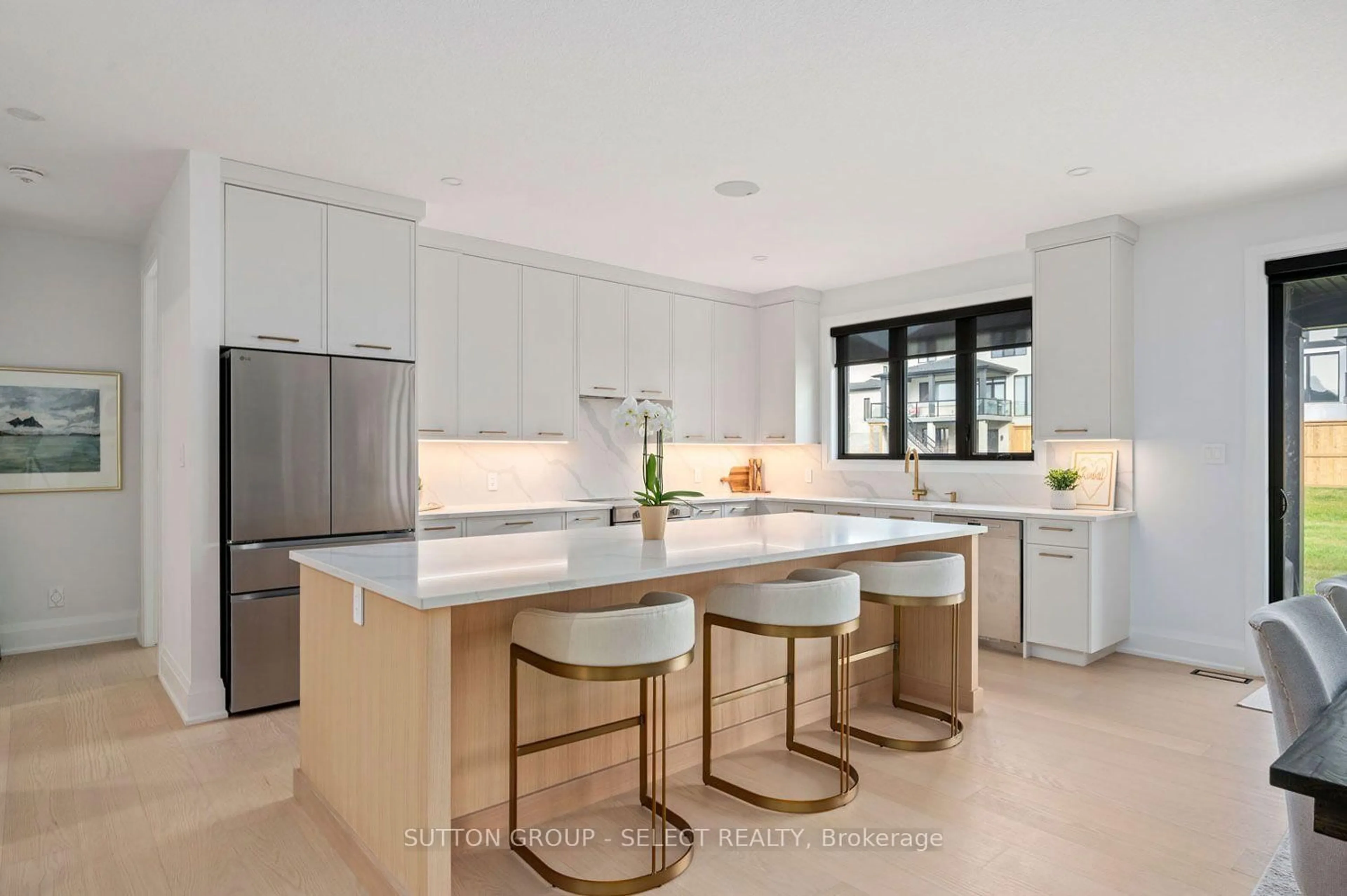 Contemporary kitchen, ceramic/tile floor for 4344 Green Bend, London South Ontario N6P 0K9