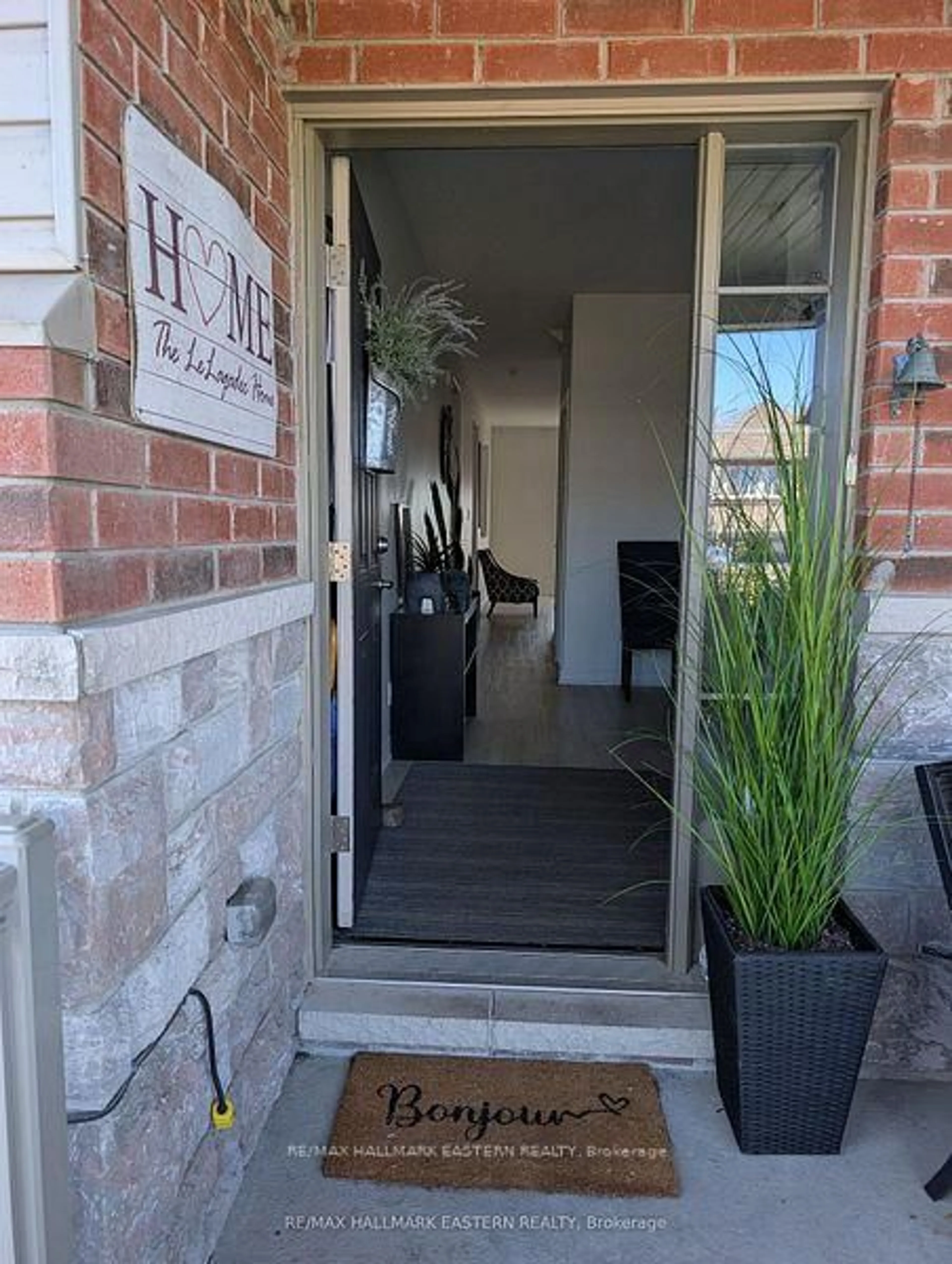 Indoor entryway for 31 Paul Rexe Blvd, Otonabee-South Monaghan Ontario K9J 0G4