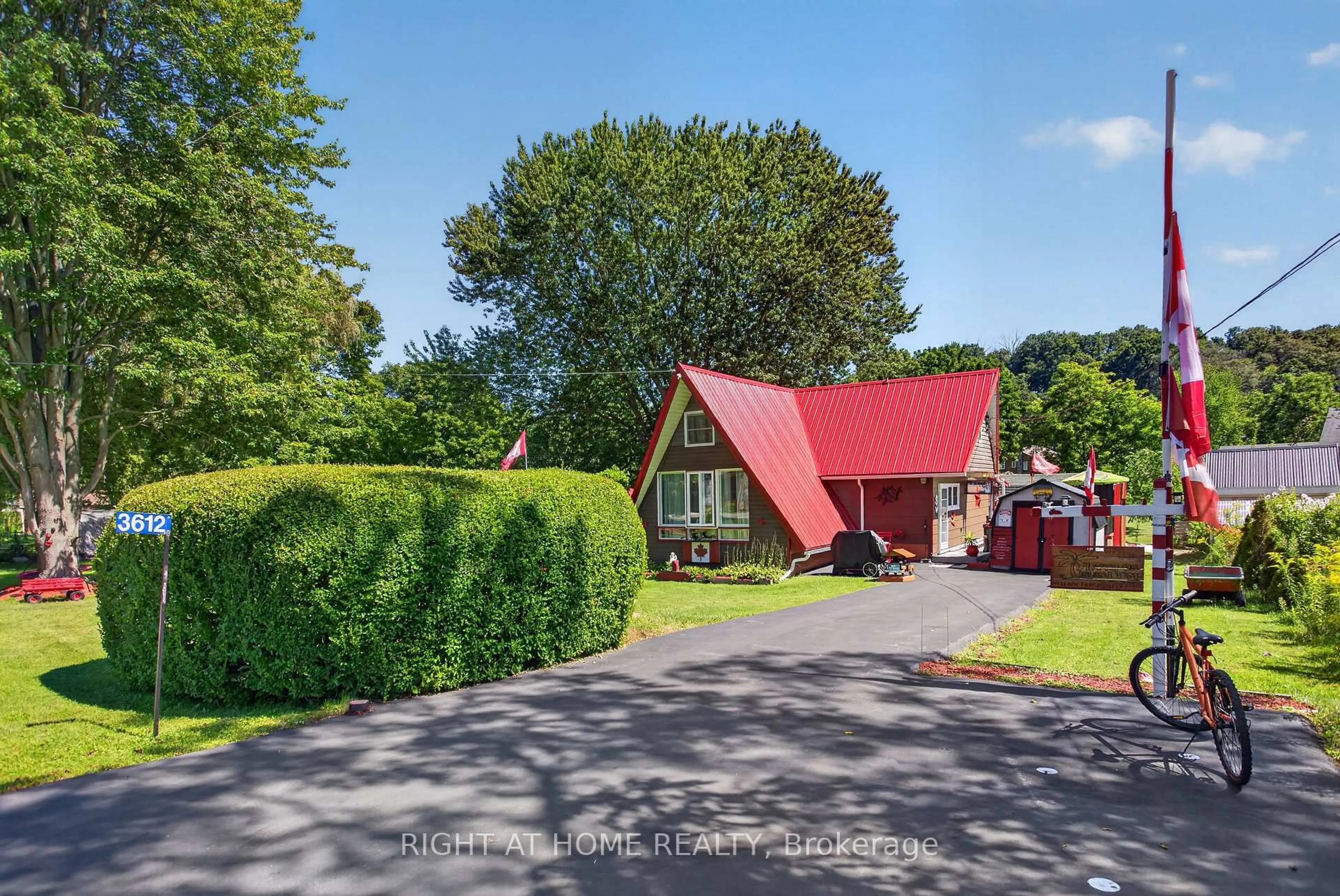 A pic from outside/outdoor area/front of a property/back of a property/a pic from drone, street for 3612 Imperial Rd, Malahide Ontario N5H 2R2