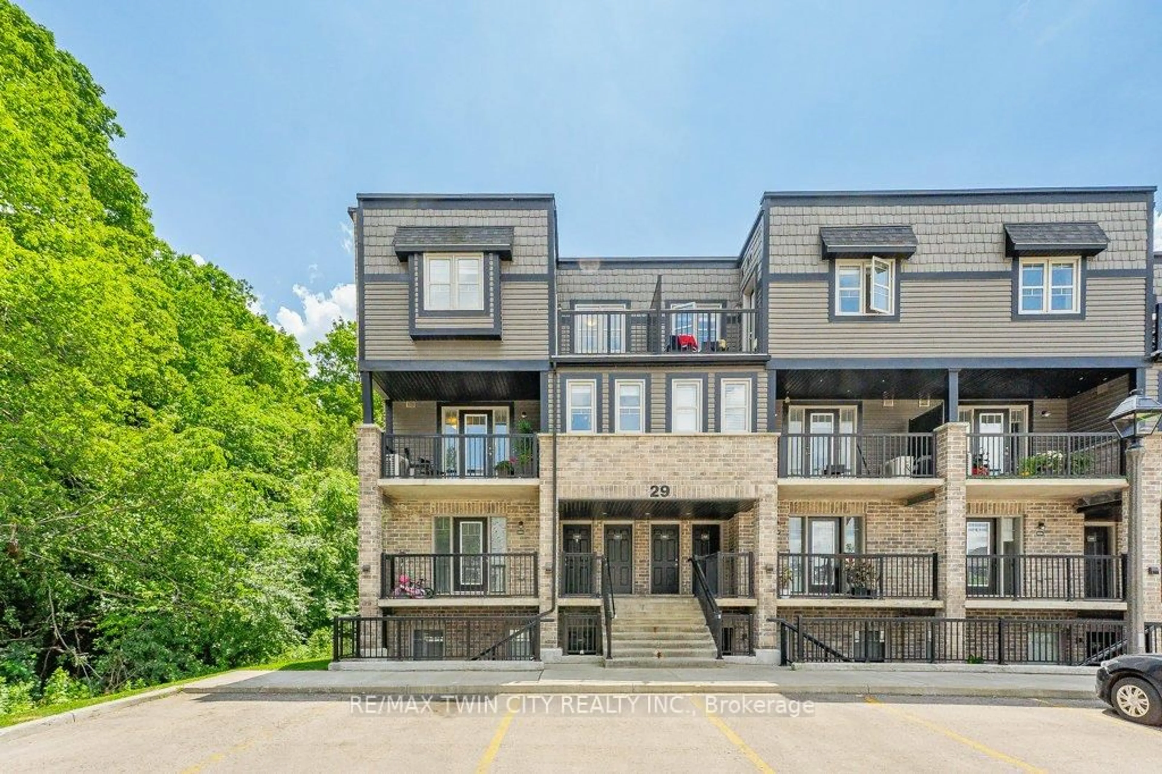 Unknown for 1989 Ottawa St #29B, Kitchener Ontario N2E 0G7