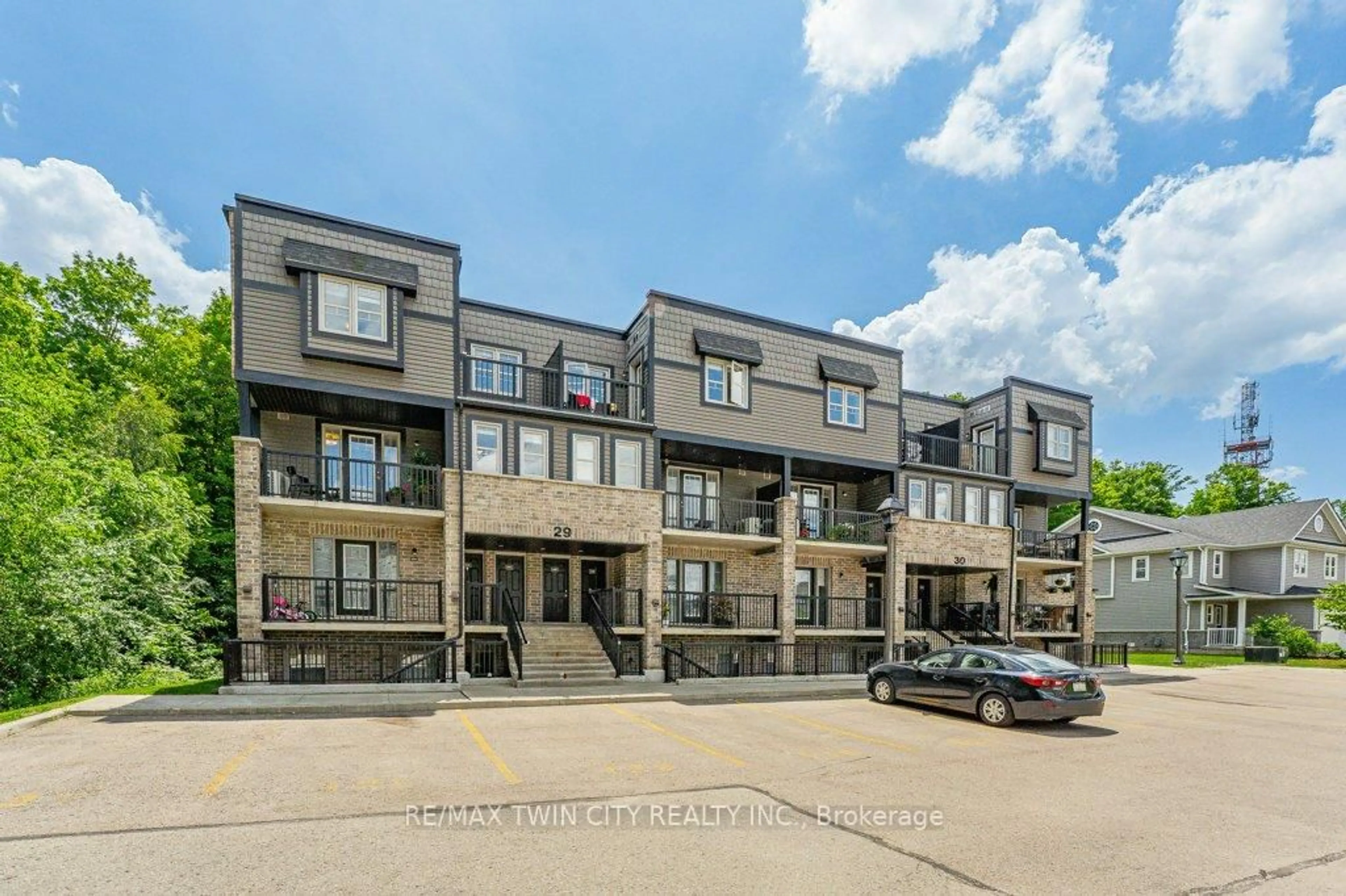 Unknown for 1989 Ottawa St #29B, Kitchener Ontario N2E 0G7