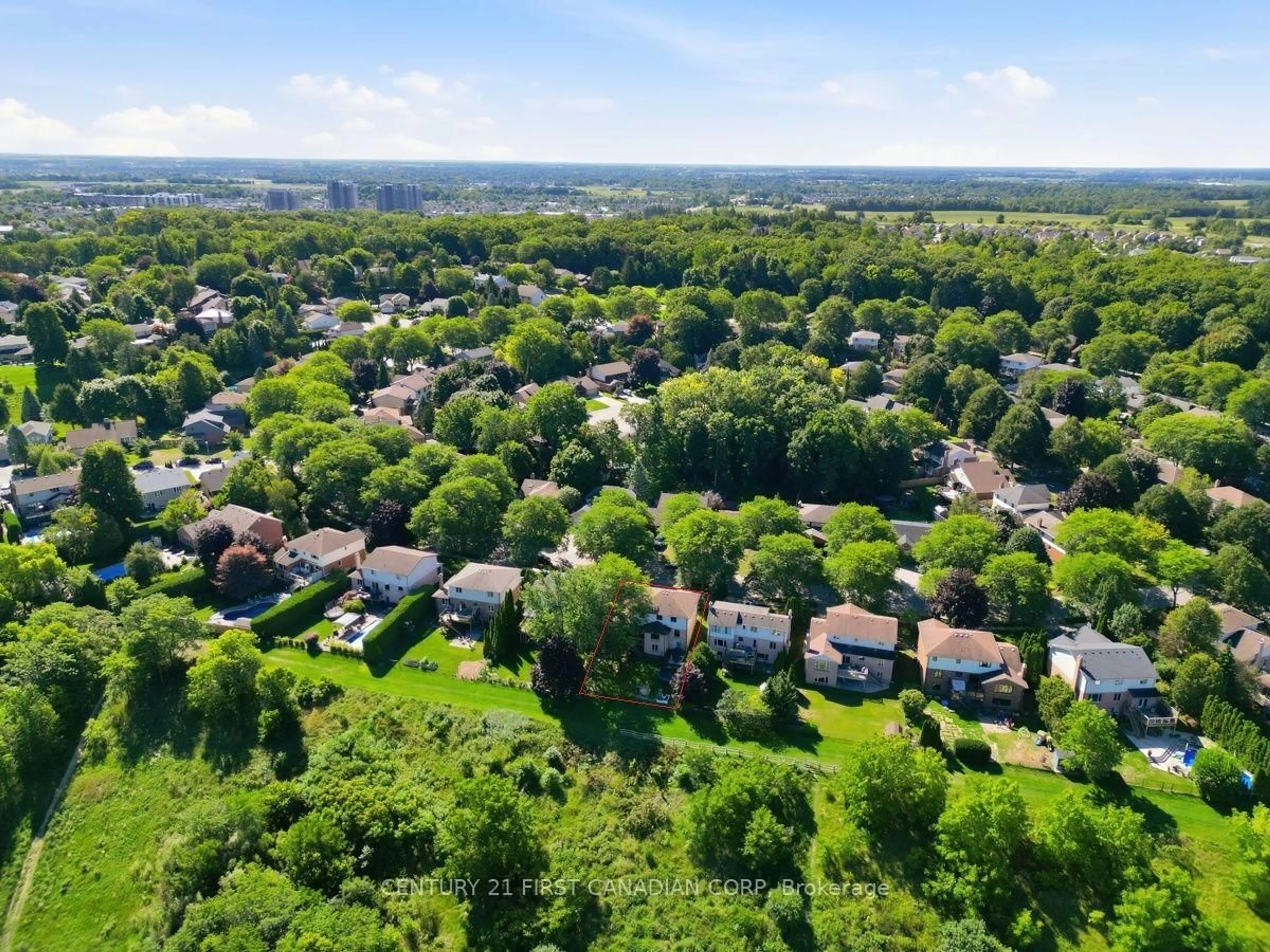A pic from outside/outdoor area/front of a property/back of a property/a pic from drone, street for 199 Somerset Cres, London South Ontario N6K 3S5