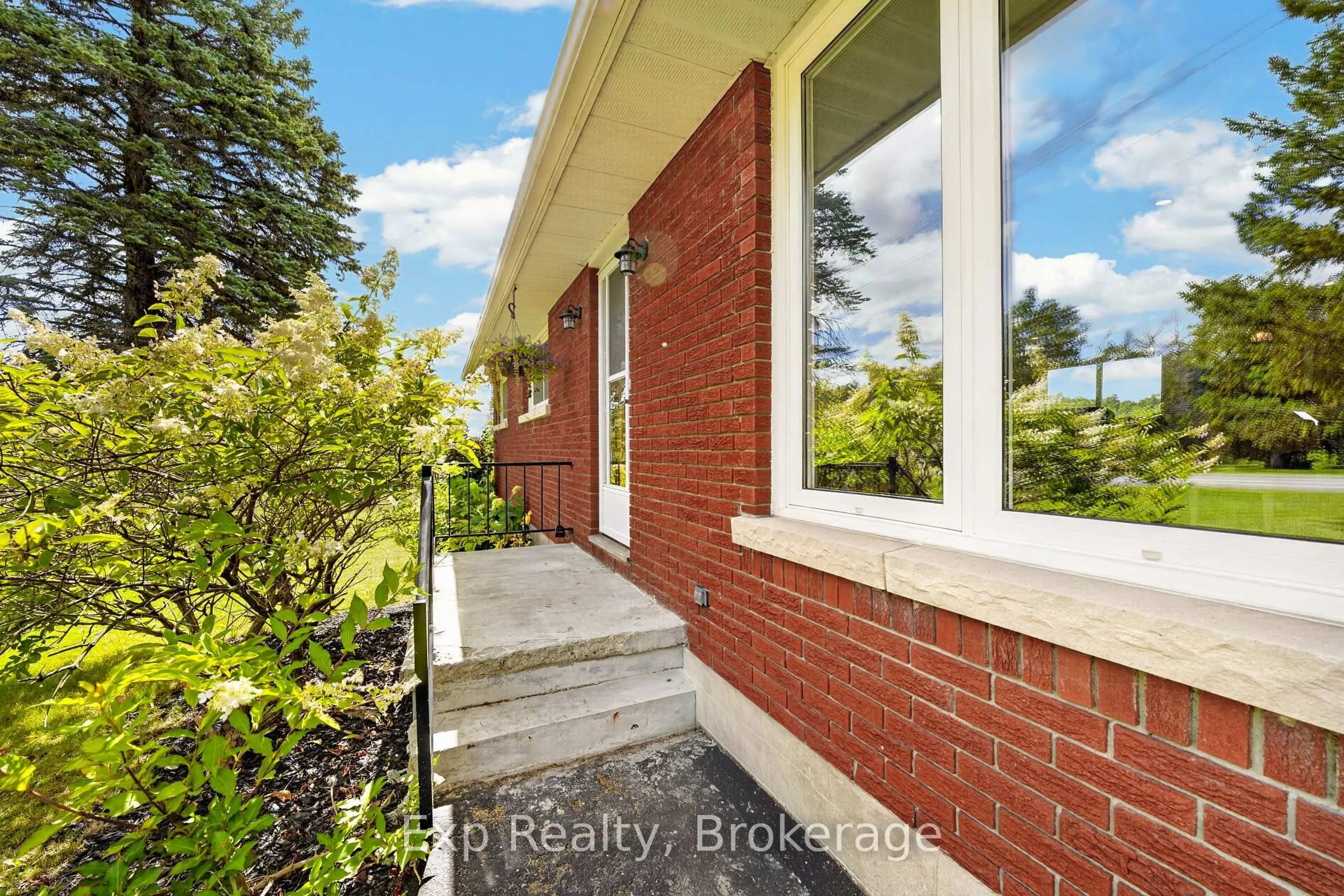 Home with brick exterior material, unknown for 894 County Rd 41 Rd, Plantagenet Ontario K7R 3L2