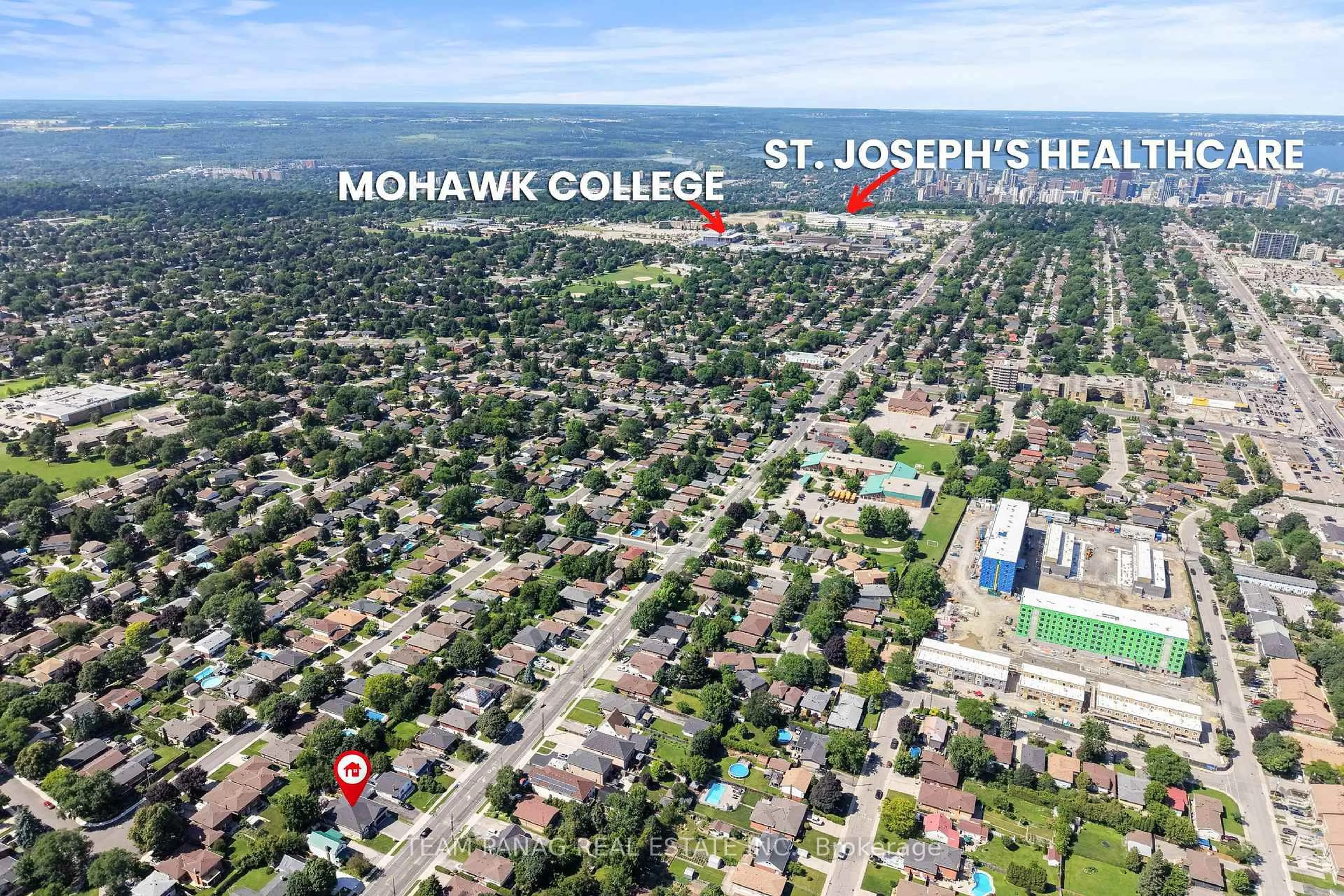 A pic from outside/outdoor area/front of a property/back of a property/a pic from drone, mountain view for 646 West 5th St, Hamilton Ontario L9C 3R2