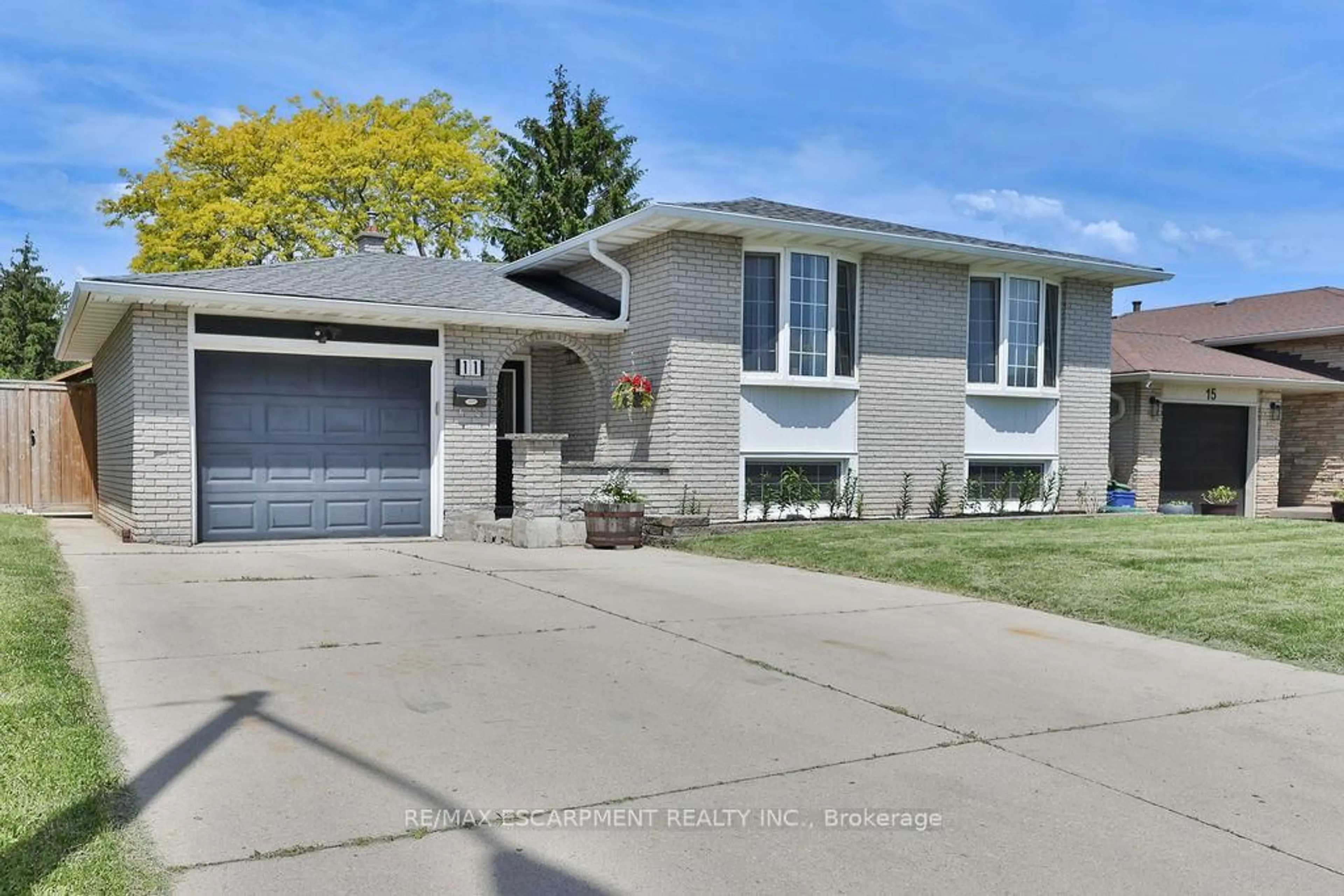 Unknown for 11 Lynwood Dr, Hamilton Ontario L8E 3E7