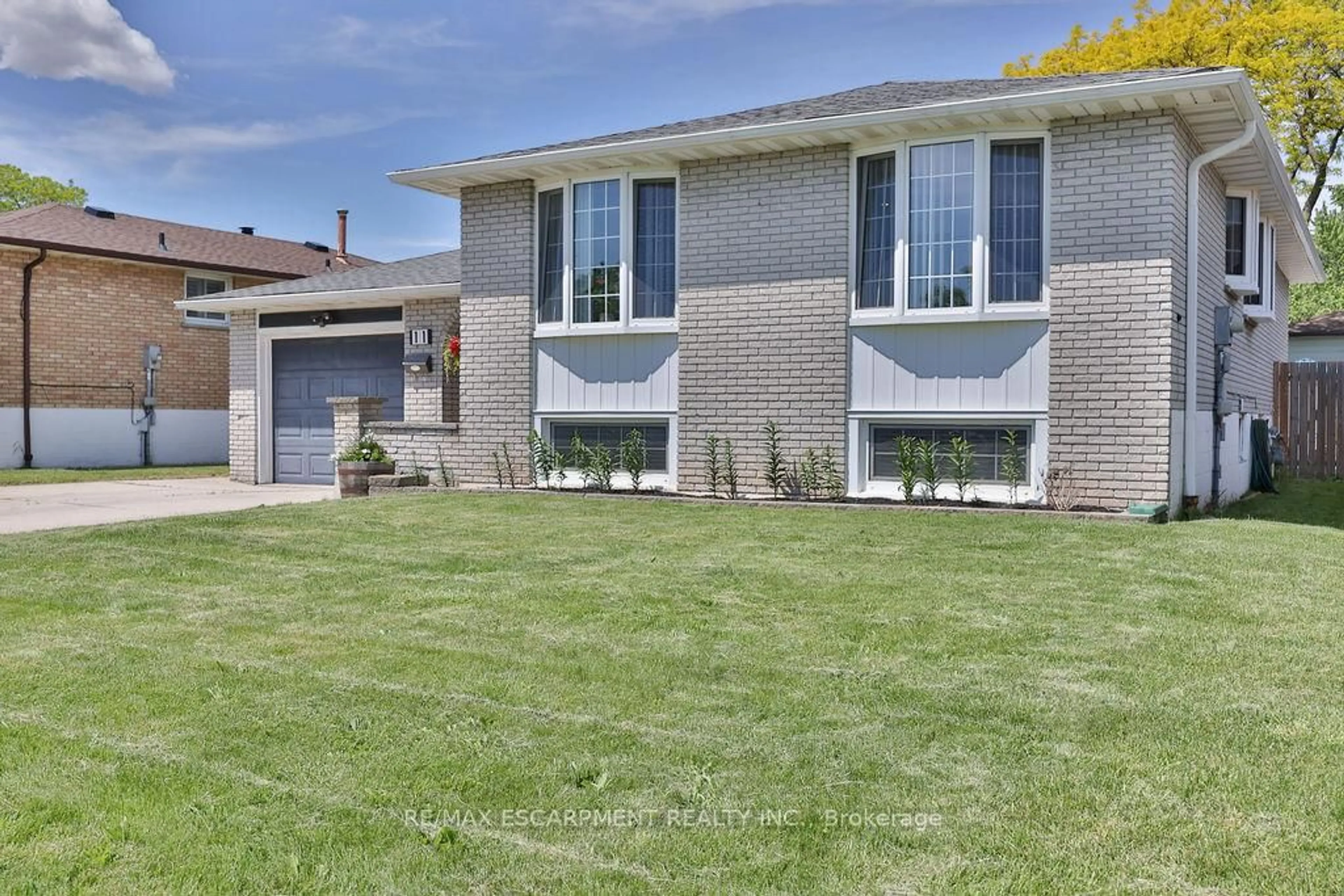 Home with brick exterior material, street for 11 Lynwood Dr, Hamilton Ontario L8E 3E7