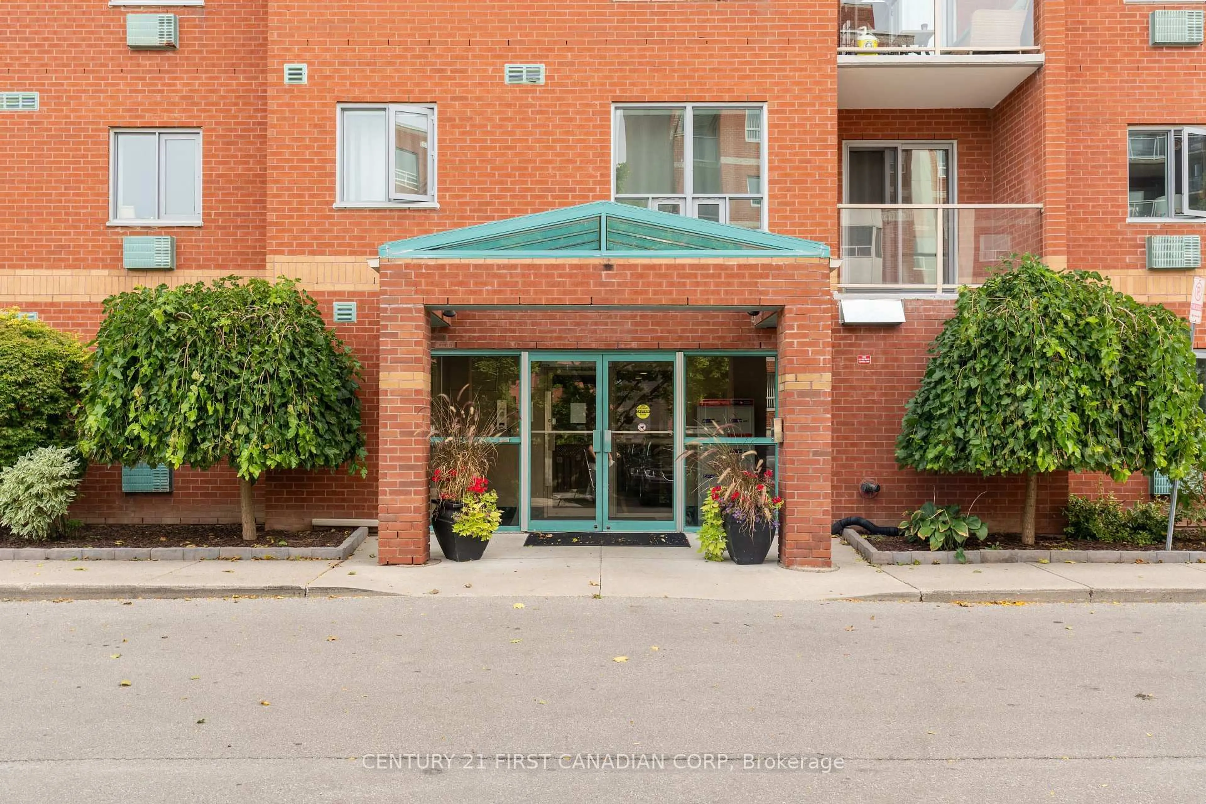 Indoor foyer for 77 Baseline Rd #608, London South Ontario N6J 1V5