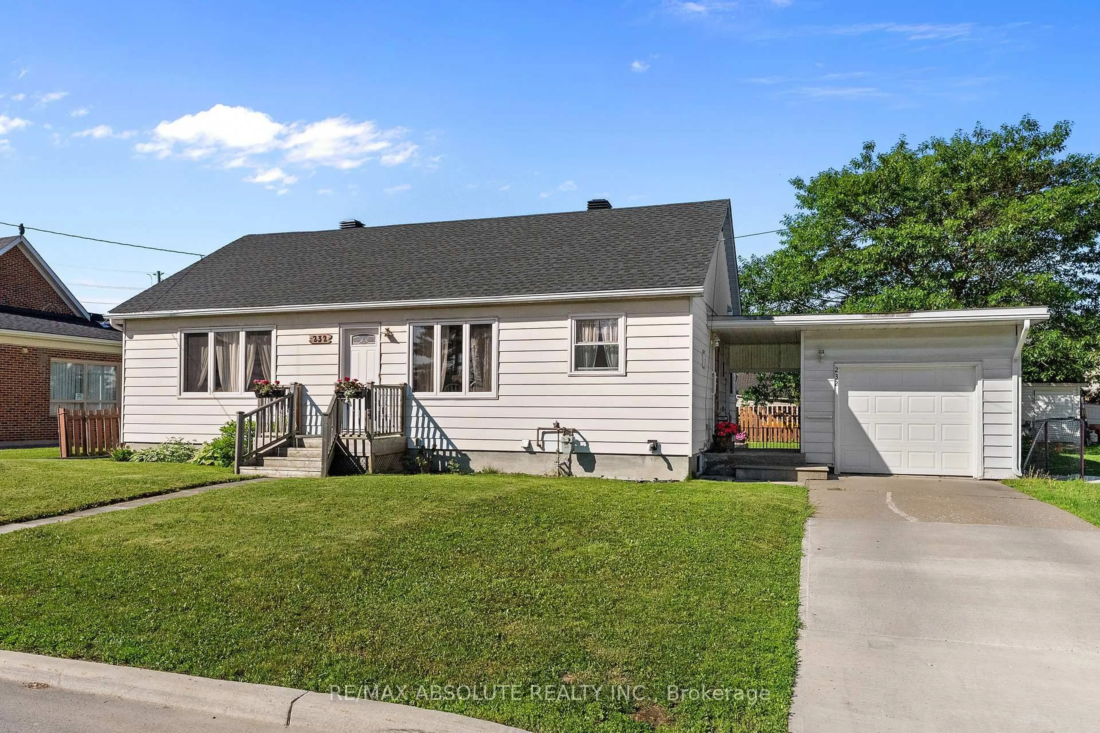 Home with vinyl exterior material, street for 232 Alicia St, Arnprior Ontario K7S 1H2